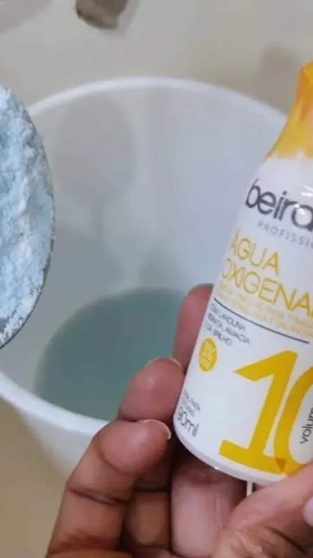 Como lavar roupa amarelada com uma misturinha que desencarde até pano de chão