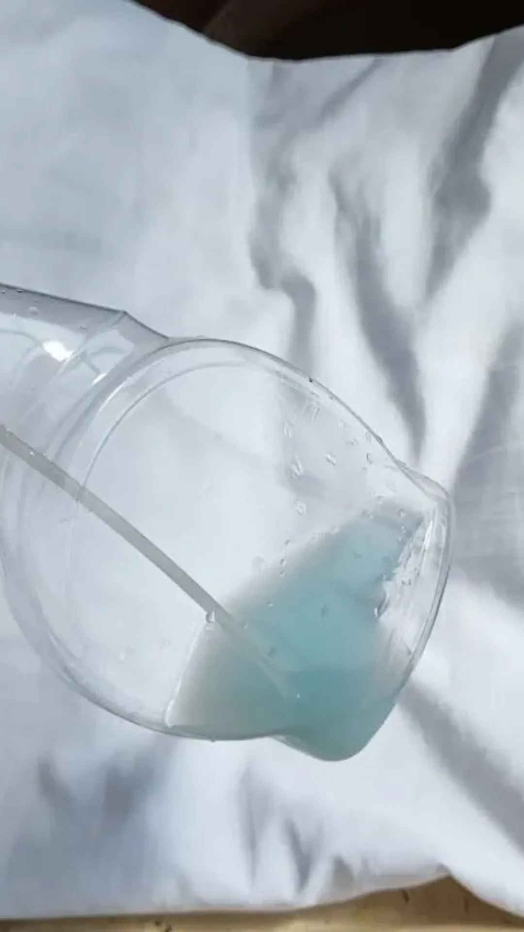 Como limpar travesseiro manchado e encardido: misturinha muito fácil e eficiente