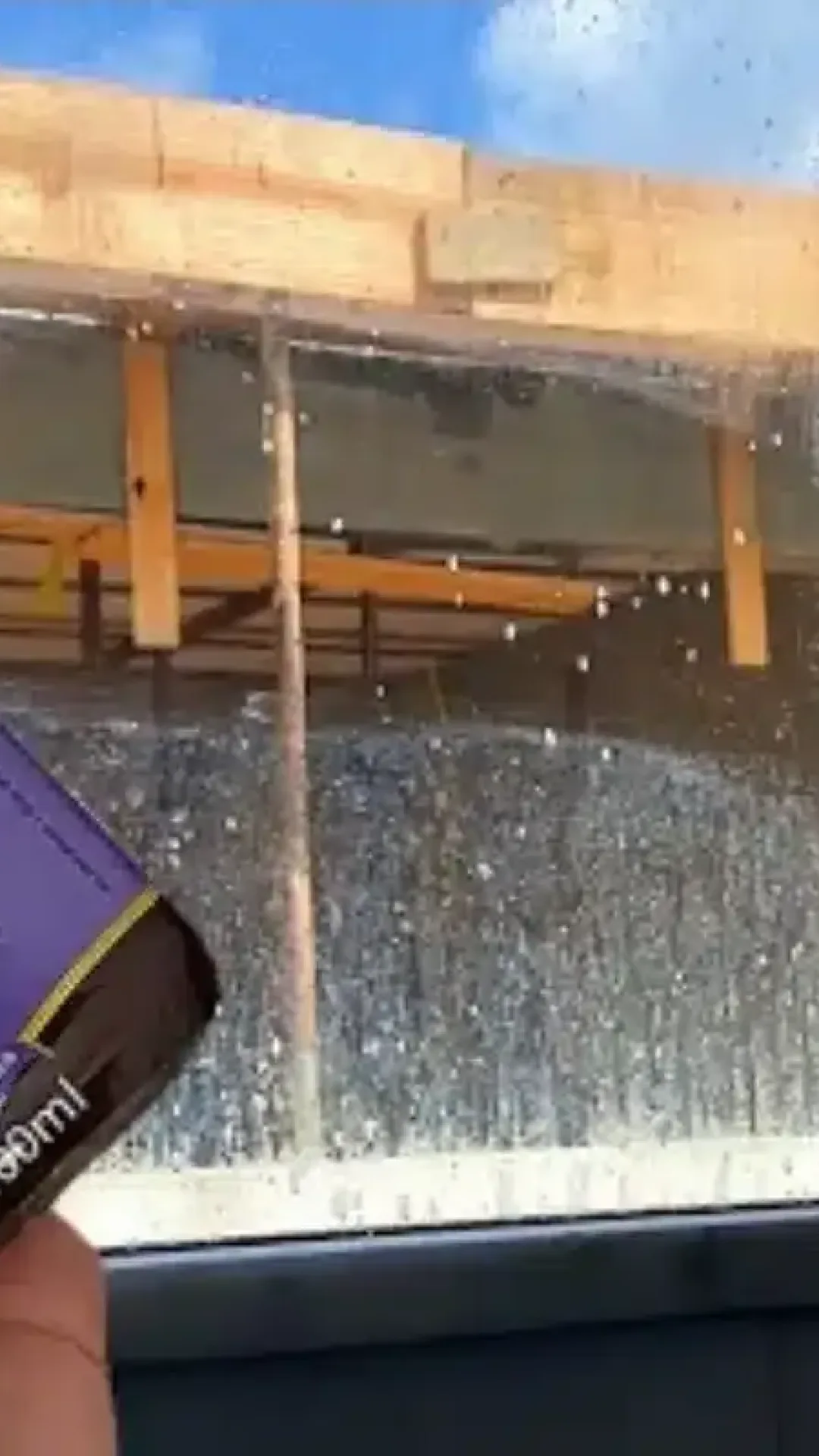 Como limpar vidros: use essa misturinha para limpar vidros poderosa que tira toda sujeira e deixa tudo brilhando.