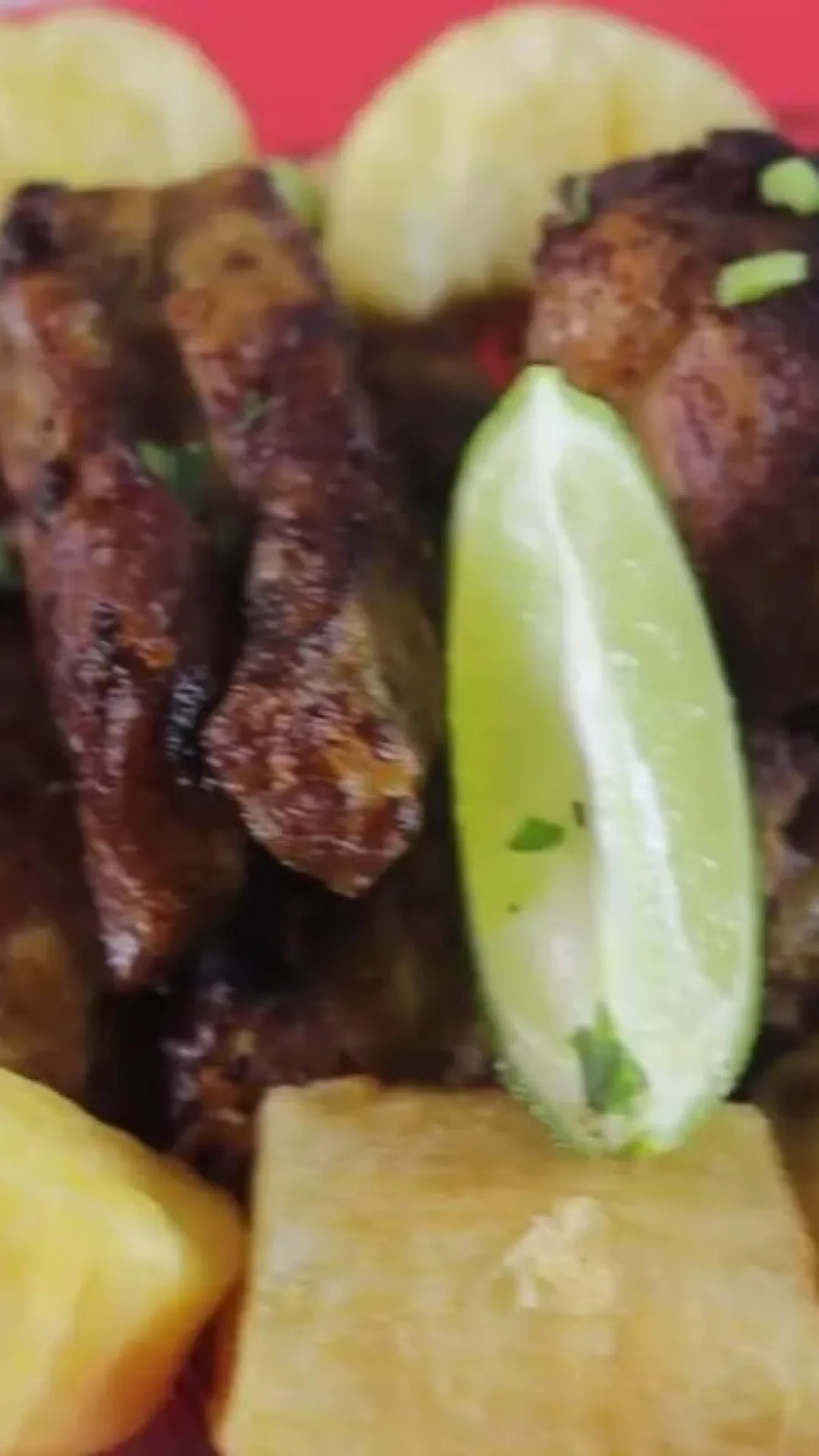 Costelinha frita com mandioca: essa costelinha vai virar sua nova receita de boteco favorita