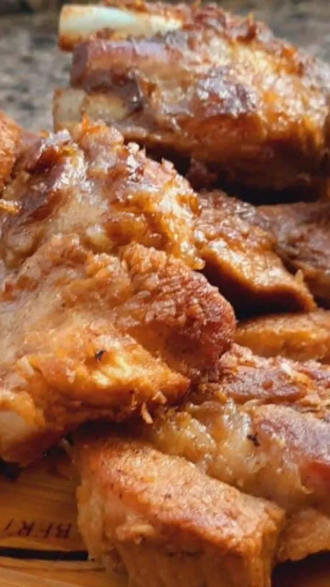 Costelinha suculenta e tão macia que desmancha na boca, veja o segredo para preparar essa delícia