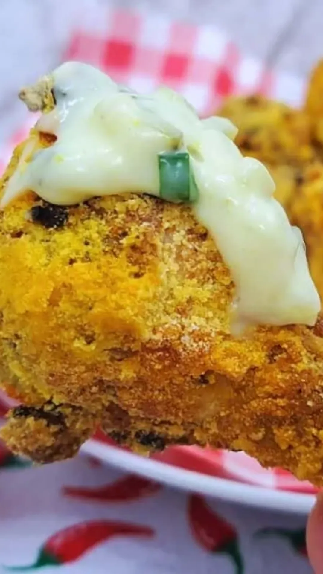 Coxinha da asa empanada com fubá na air fryer que fica super sequinha e deliciosa para o seu petisco