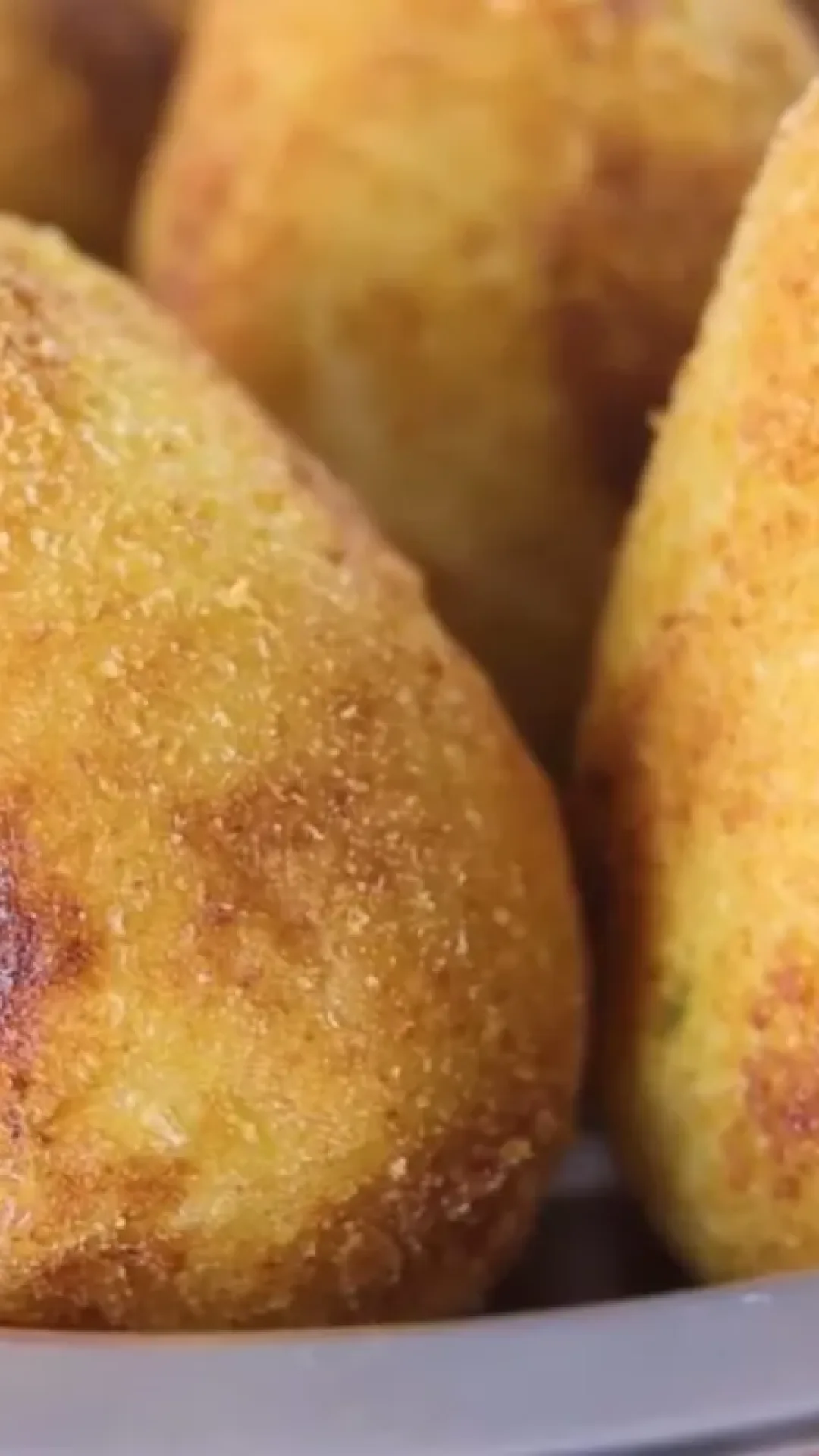 Coxinha de batata com massa leve e sequinha para você preparar o melhor salgado em casa