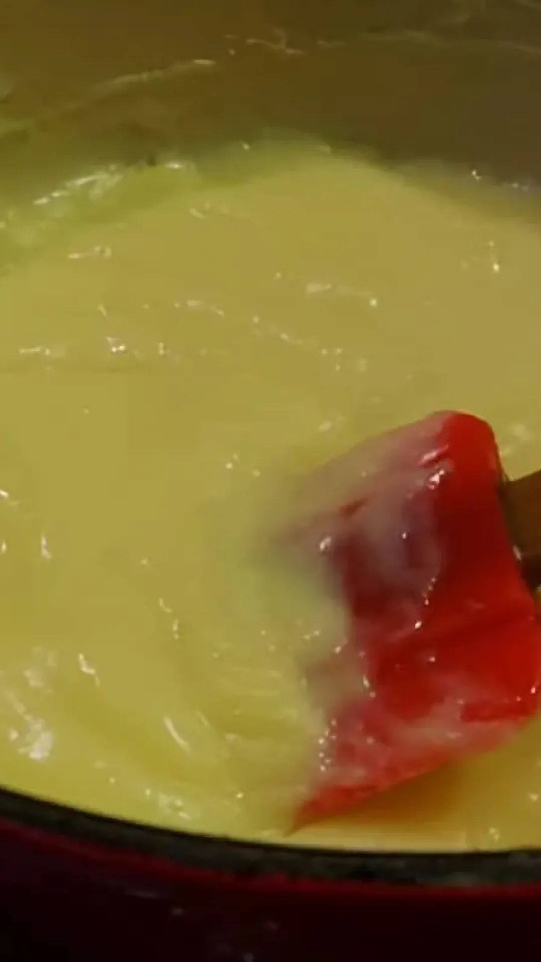 Creme belga para recheio de bolo ou até mesmo para comer como sobremesa