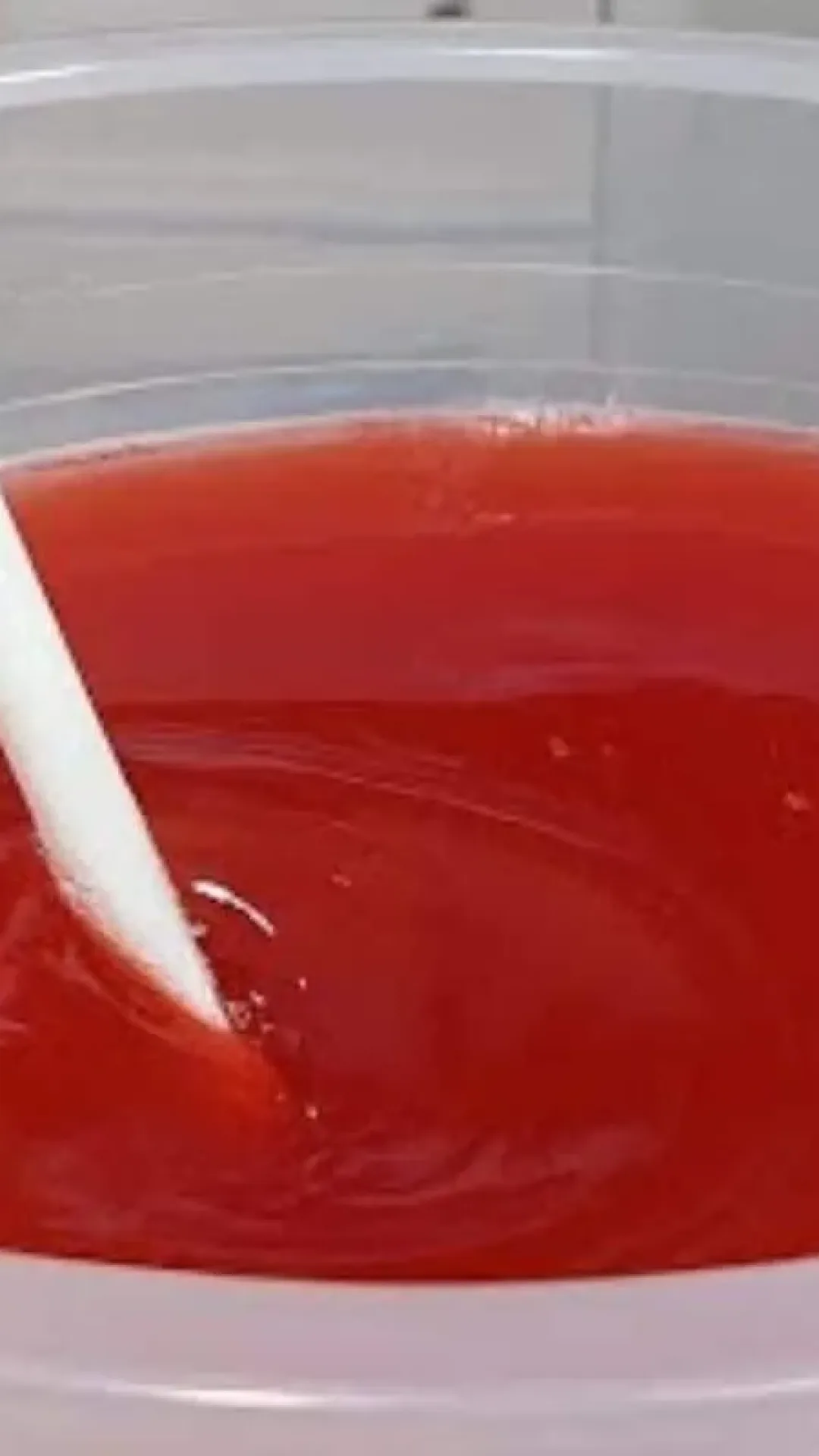 Detergente caseiro perfeito, que rende muito e deixa toda a sua louça brilhando de um jeito fácil