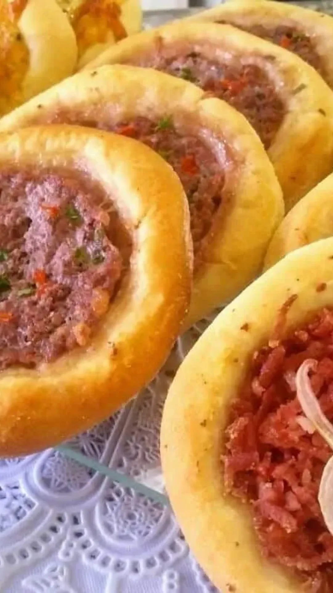 Esfiha aberta caseira com a receita perfeita que vai conquistar todo mundo na sua casa