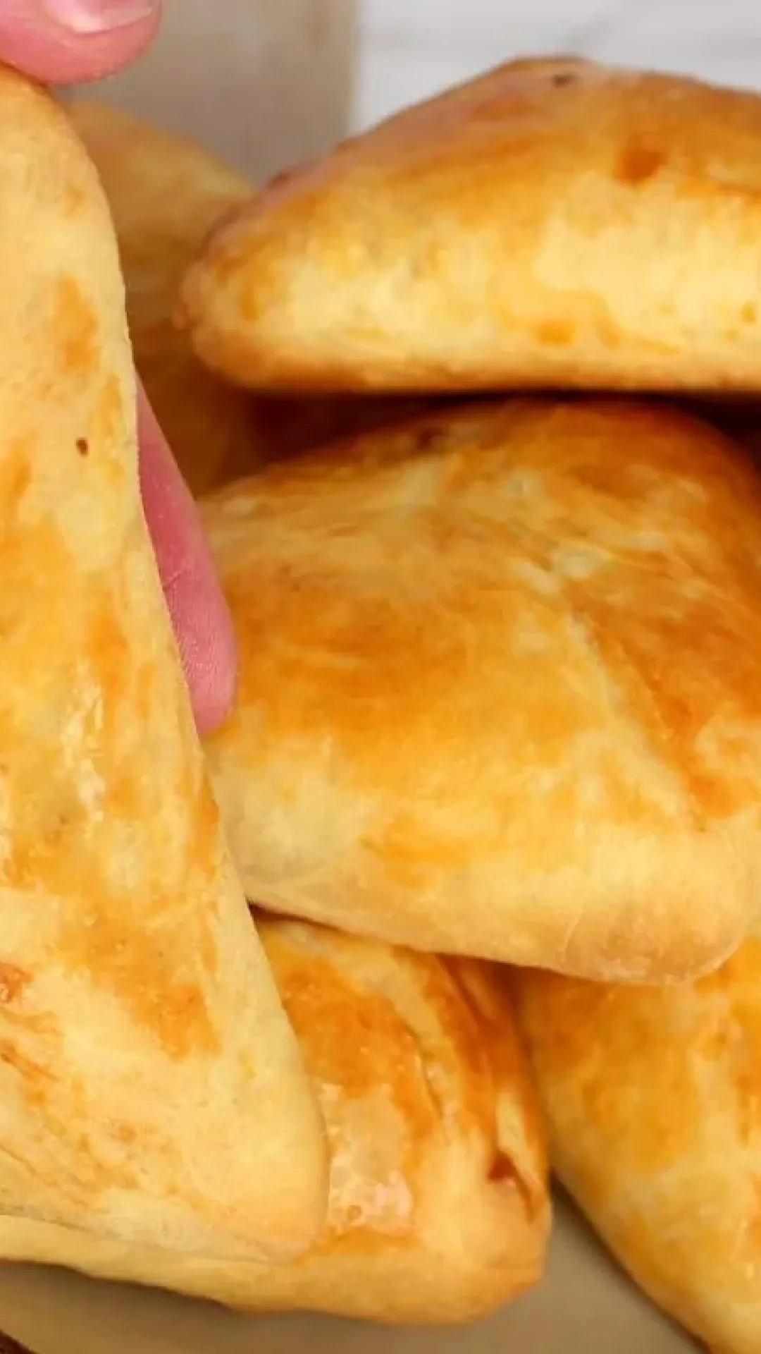 Esfiha de carne: massa macia e recheio suculento para você preparar um lanche delicioso hoje mesmo