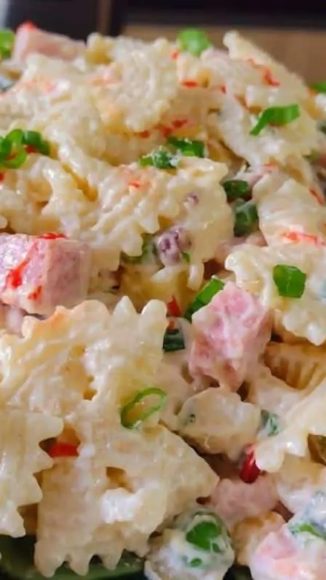 Essa salada de macarrão é a mais fácil e saborosa que você pode experimentar neste natal