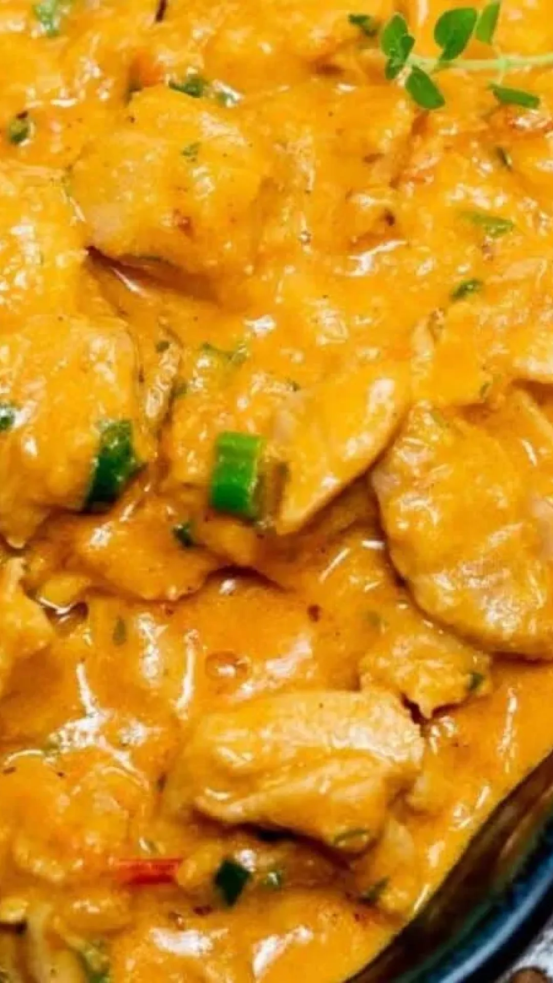 Frango ao molho super suculento e simples de preparar, perfeito para um almoço de domingo