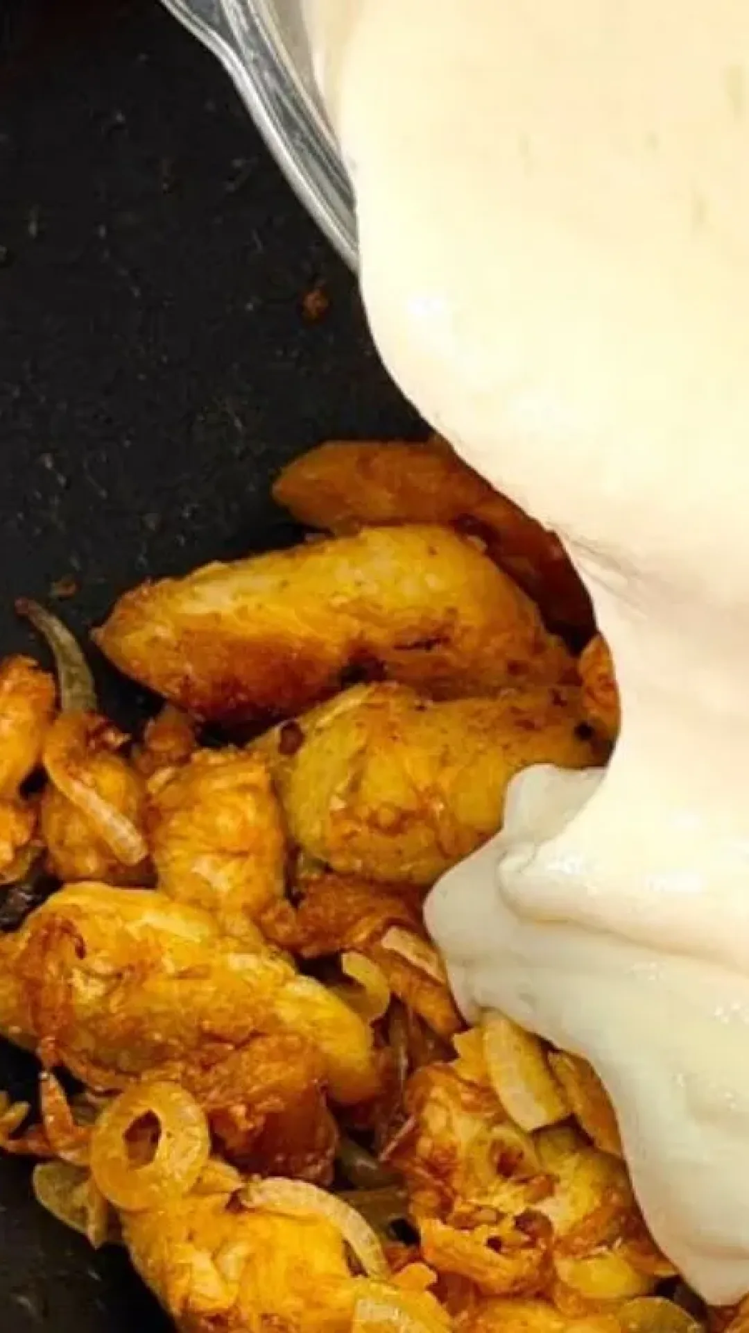 Frango cremoso perfeito, saboroso e muito fácil de fazer, para deixar todos com água na boca