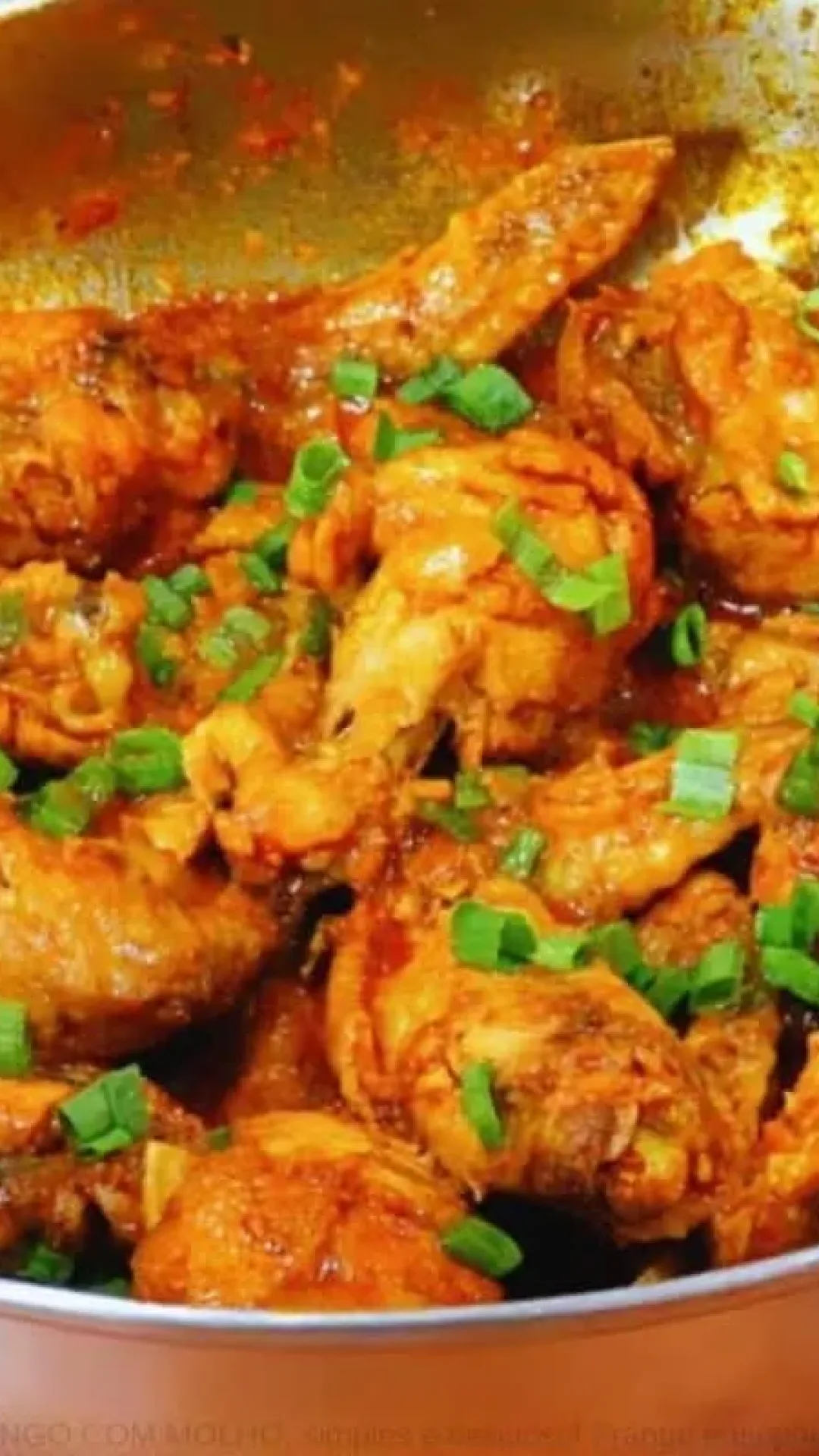 Frango ensopado com molho delicioso: o melhor frango ensopado para sua família, receita fácil