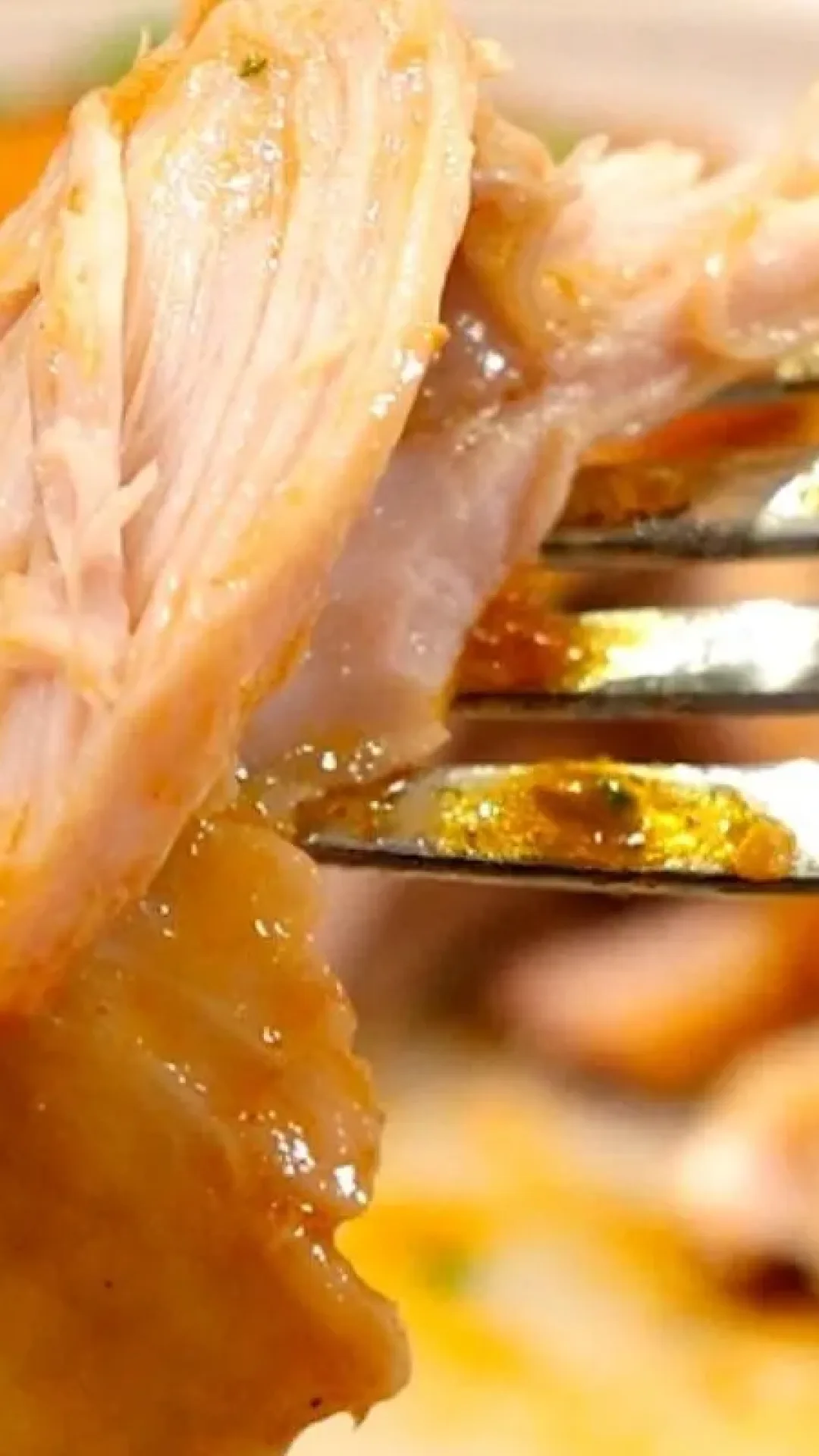 Frango na panela de pressão sem água: suculento e delicioso, fica perfeito para o almoço de domingo