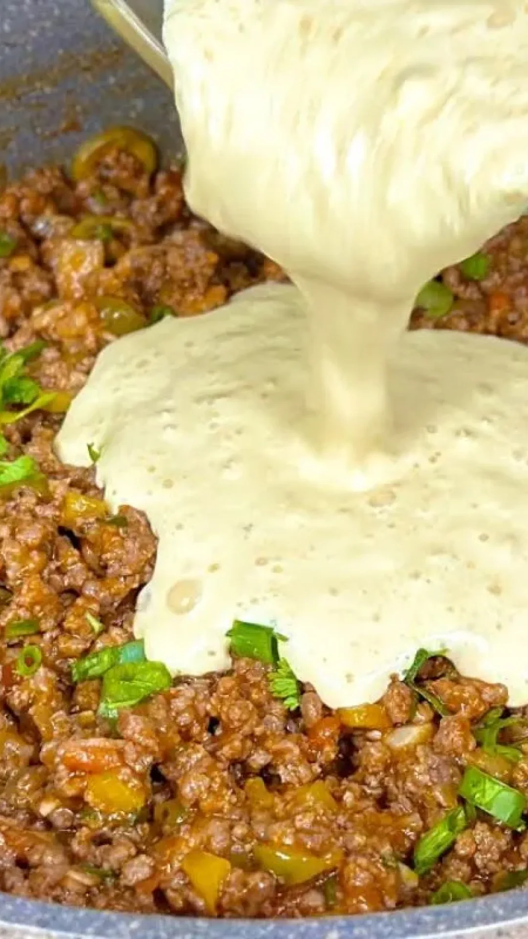 Fricassê de carne moída cremoso e fácil de preparar para seu almoço sem perder muito tempo na cozinha
