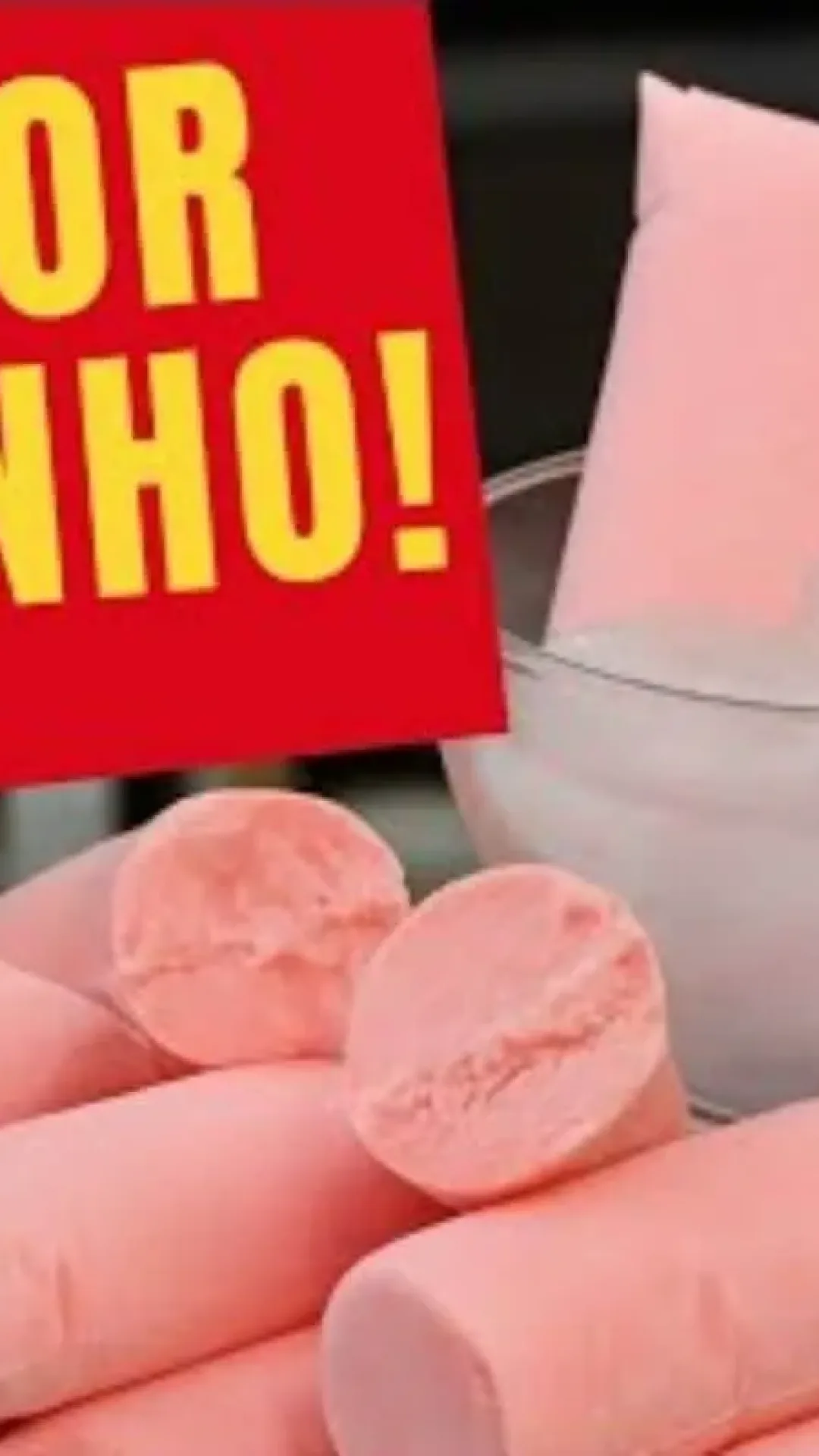 Geladinho cremoso de morango: bateu, gelou e está pronto, fica tão cremoso que parece sorvete.