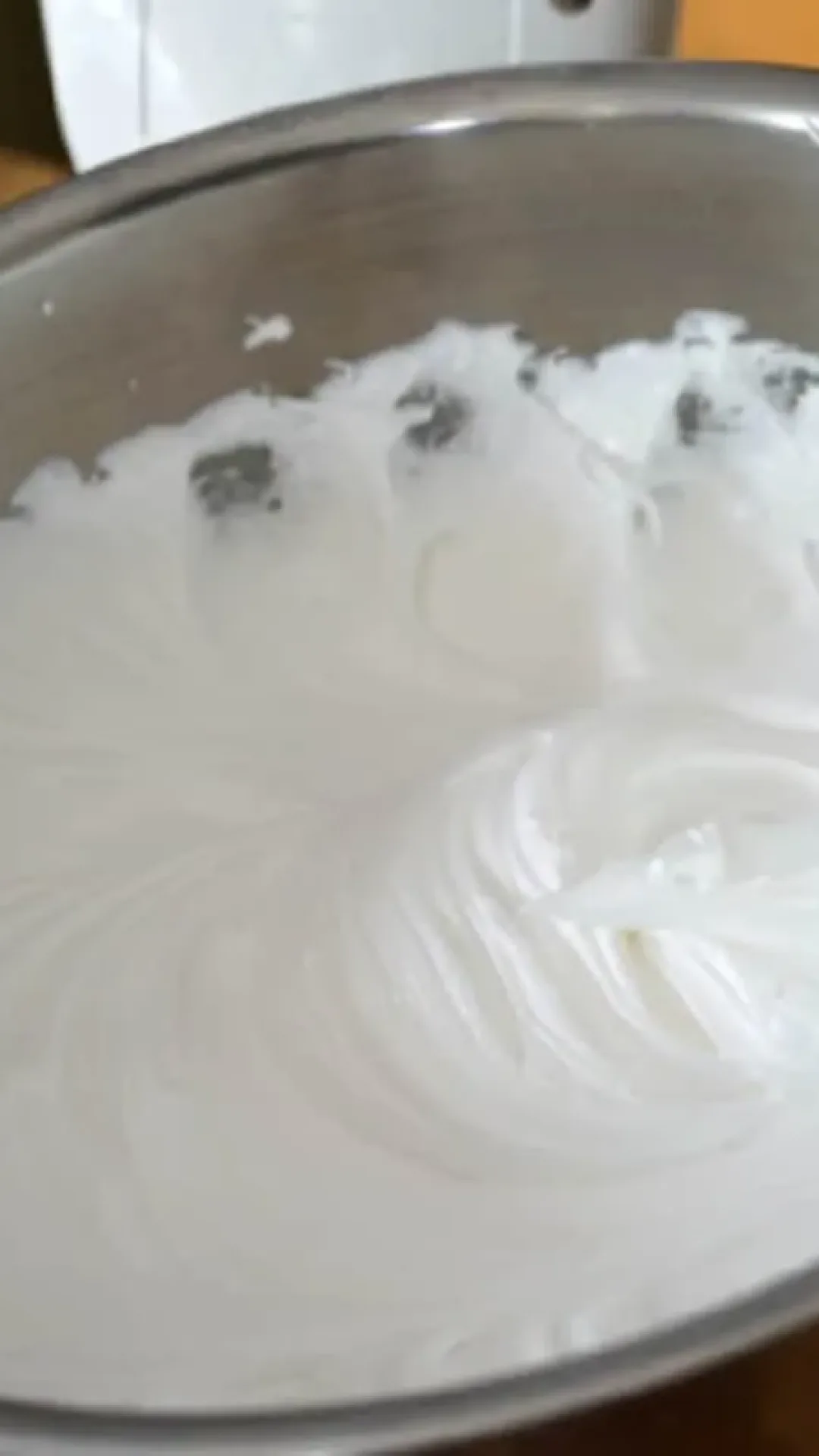 Glacê Real: aprenda a fazer esse clássico da confeitaria