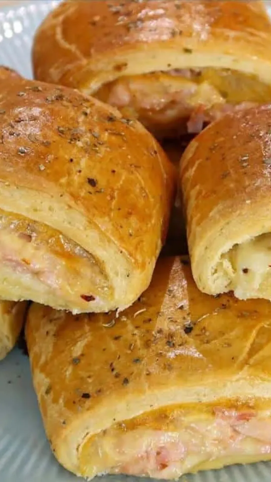 Lanche de padaria com massa especial: padeiro profissional ensina todos os segredos
