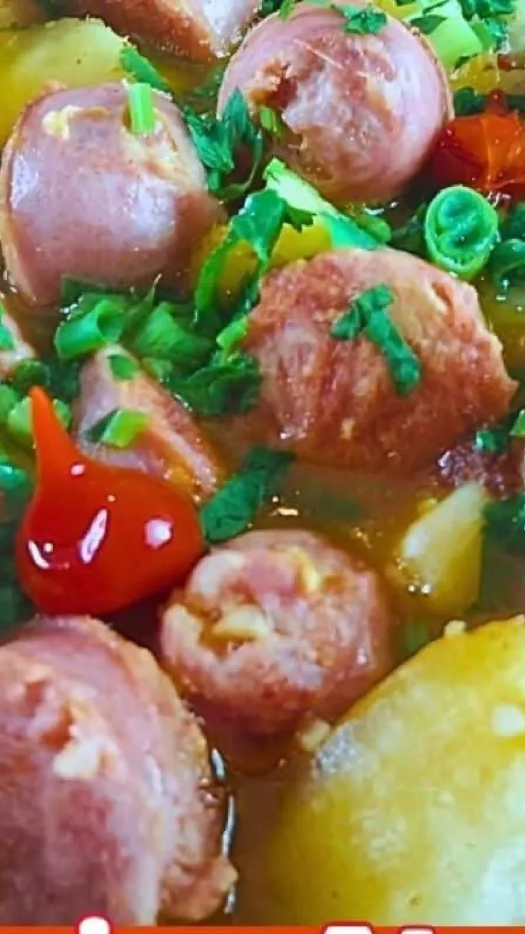 Linguiça atolada com mandioca: aprenda a preparar o almoço perfeito à moda mineira, bem suculento e saboroso