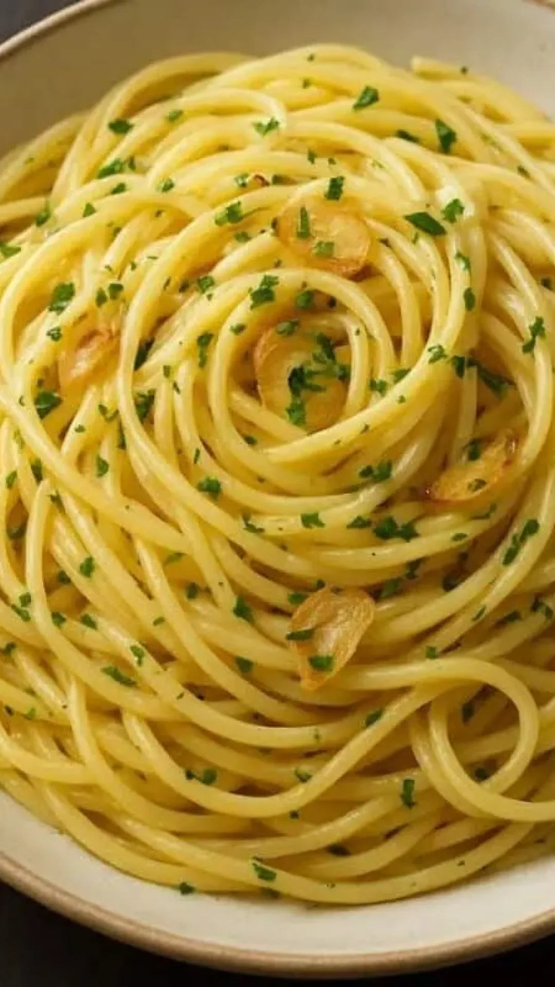 Macarrão ao alho e óleo: aprenda a fazer essa receita simples e saborosa para seu almoço de Natal