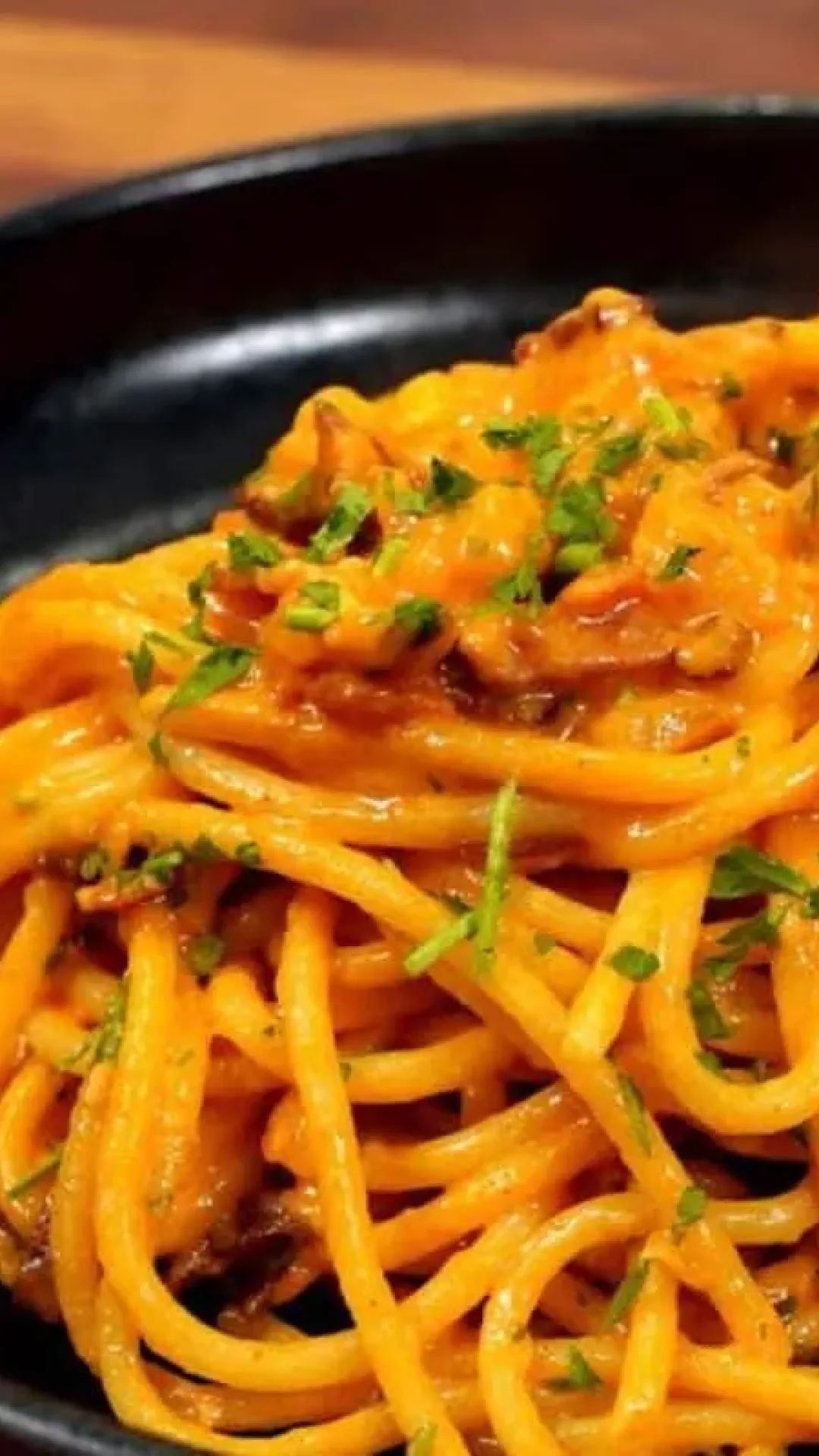 Macarronada suculenta: almoço completo em uma panela só, macarrão super rápido e delicioso