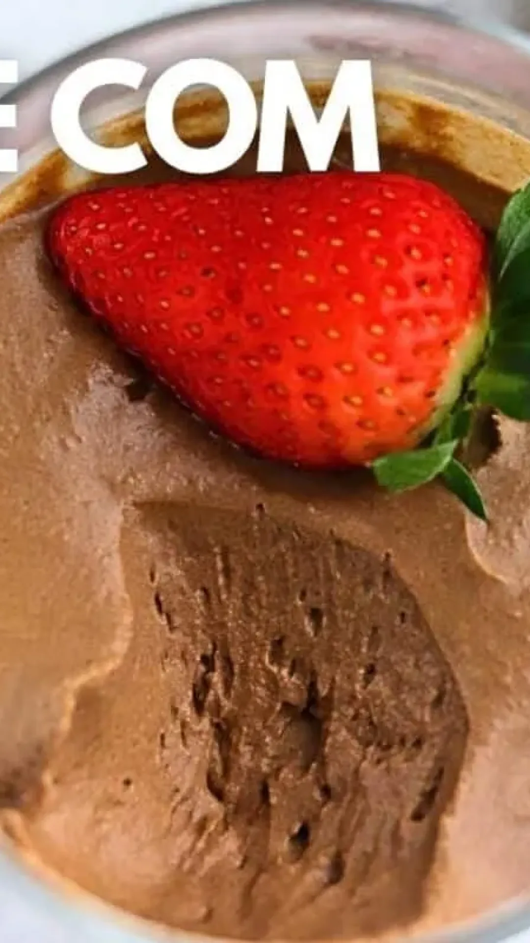 Mousse de chocolate com água, uma sobremesa prática que fica incrivelmente aerada e deliciosa