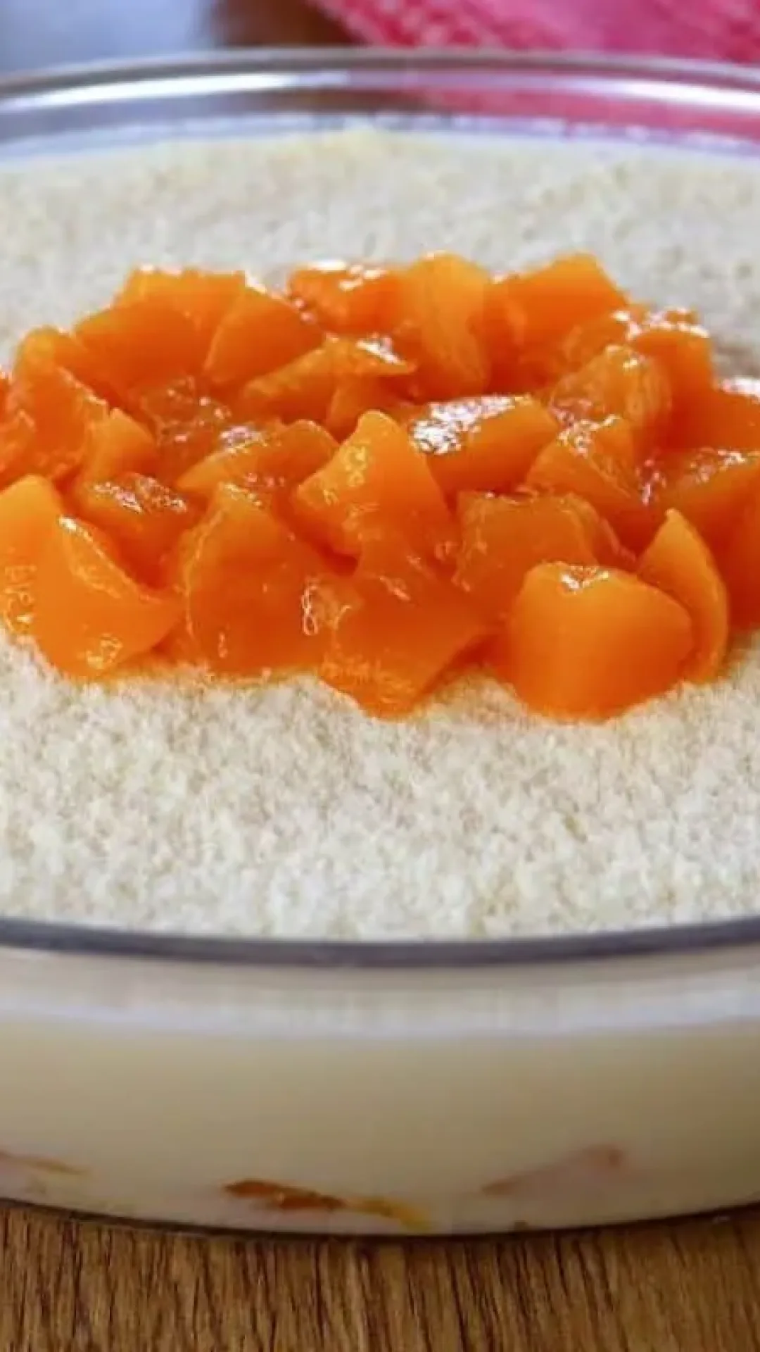 Mousse de pêssego: uma sobremesa de fruta fácil de fazer e com uma cremosidade irresistível