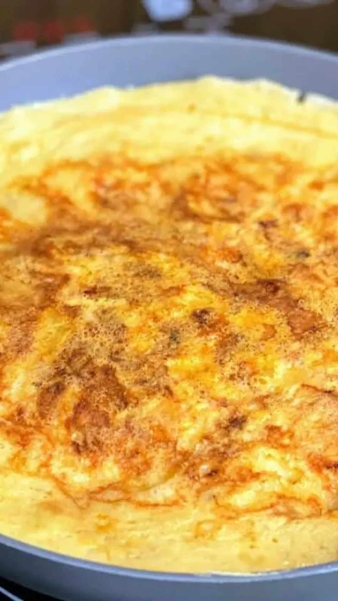 Omelete de aveia leve e saudável, ideal para café da manhã ou refeições com poucas calorias