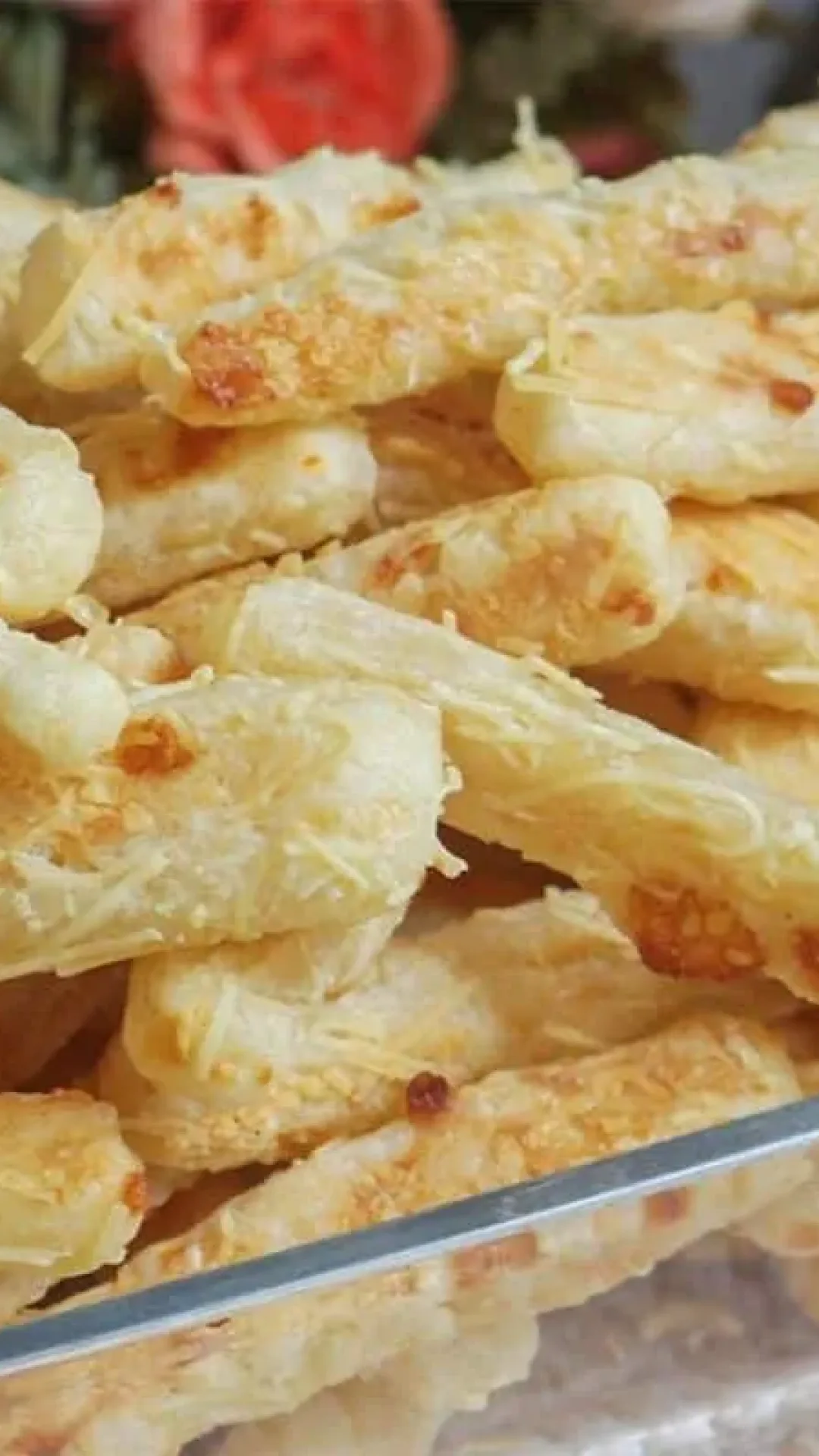 Palitos de queijo: faça em casa, ficam melhores que os da padaria e são super fáceis