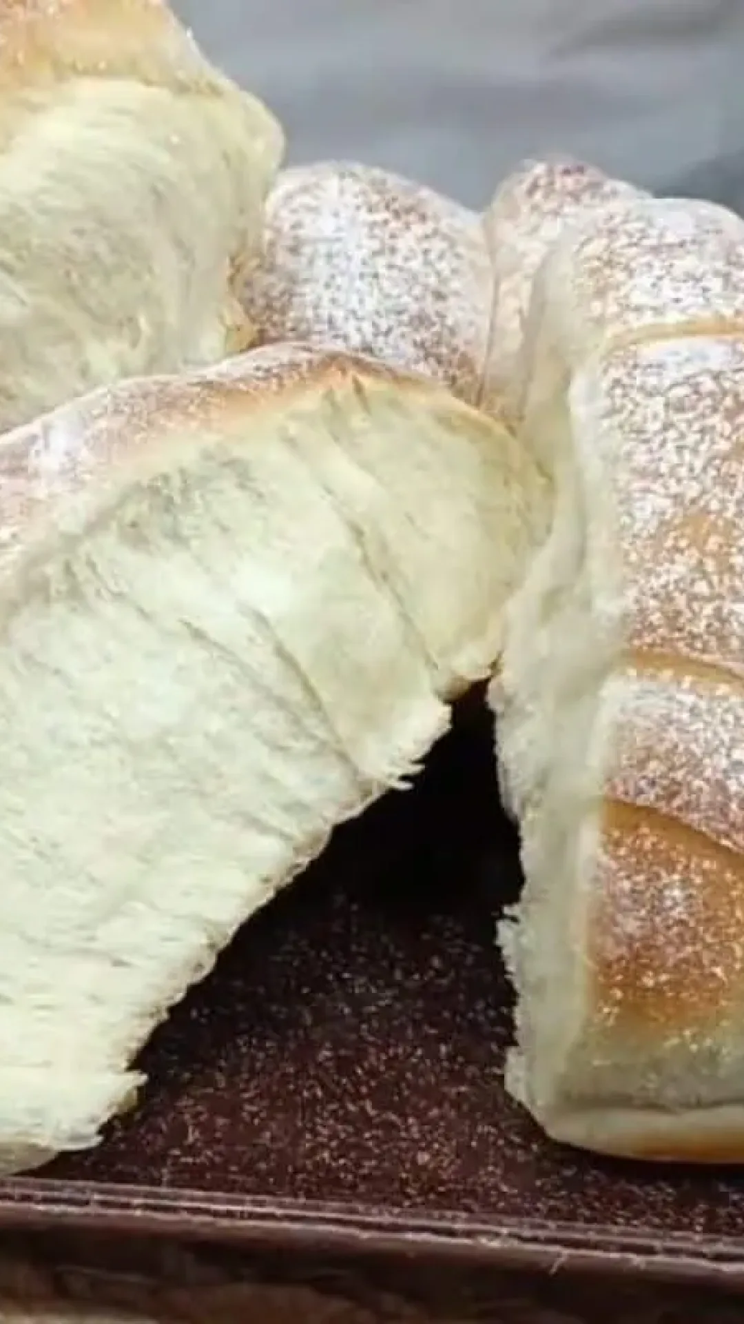 Pão carequinha bem macio, que cresce muito e fica tão gostoso que vai deixar um gostinho de quero mais