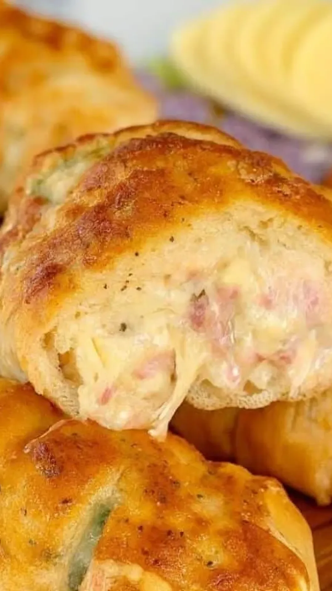 Pão de alho cremoso com calabresa: o melhor pão de alho da sua vida