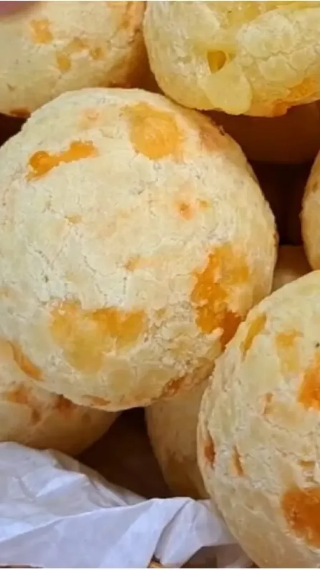 Pão de queijo mineiro: segredo revelado, pão de queijo perfeito e sem murchar