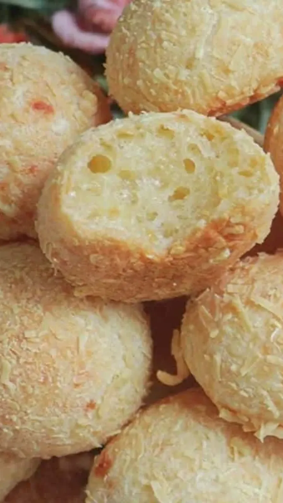 Pão de queijo que não murcha: descubra o segredo para um pãozinho crocante por fora e perfeito por muito tempo