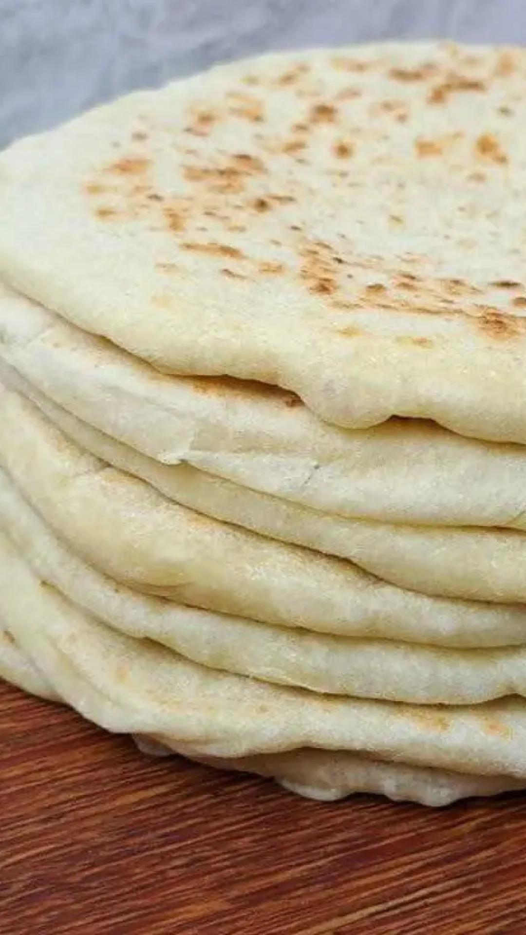 Pão sírio caseiro bem simples de fazer para seus lanches