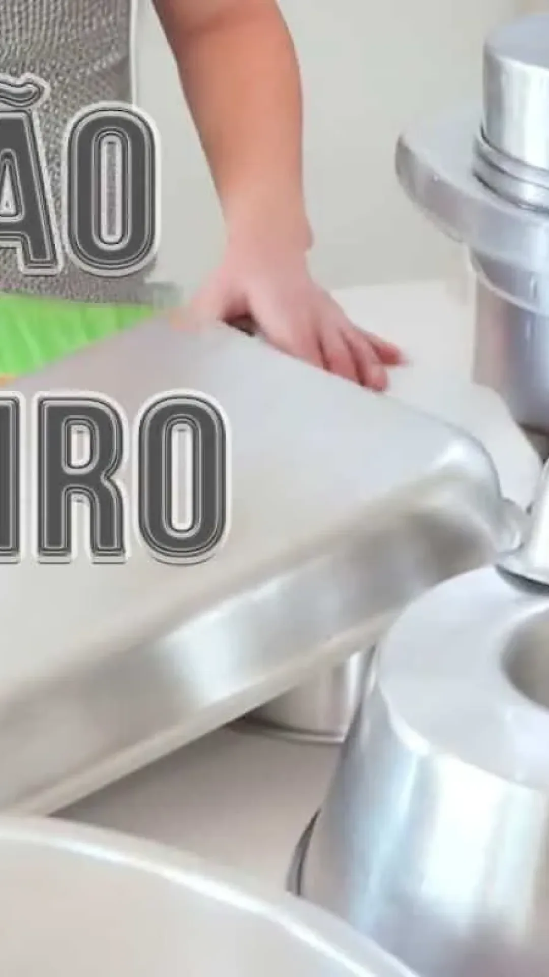 Pasta de brilho caseira, para deixar suas panelas como novas de um jeito simples e sem esforço