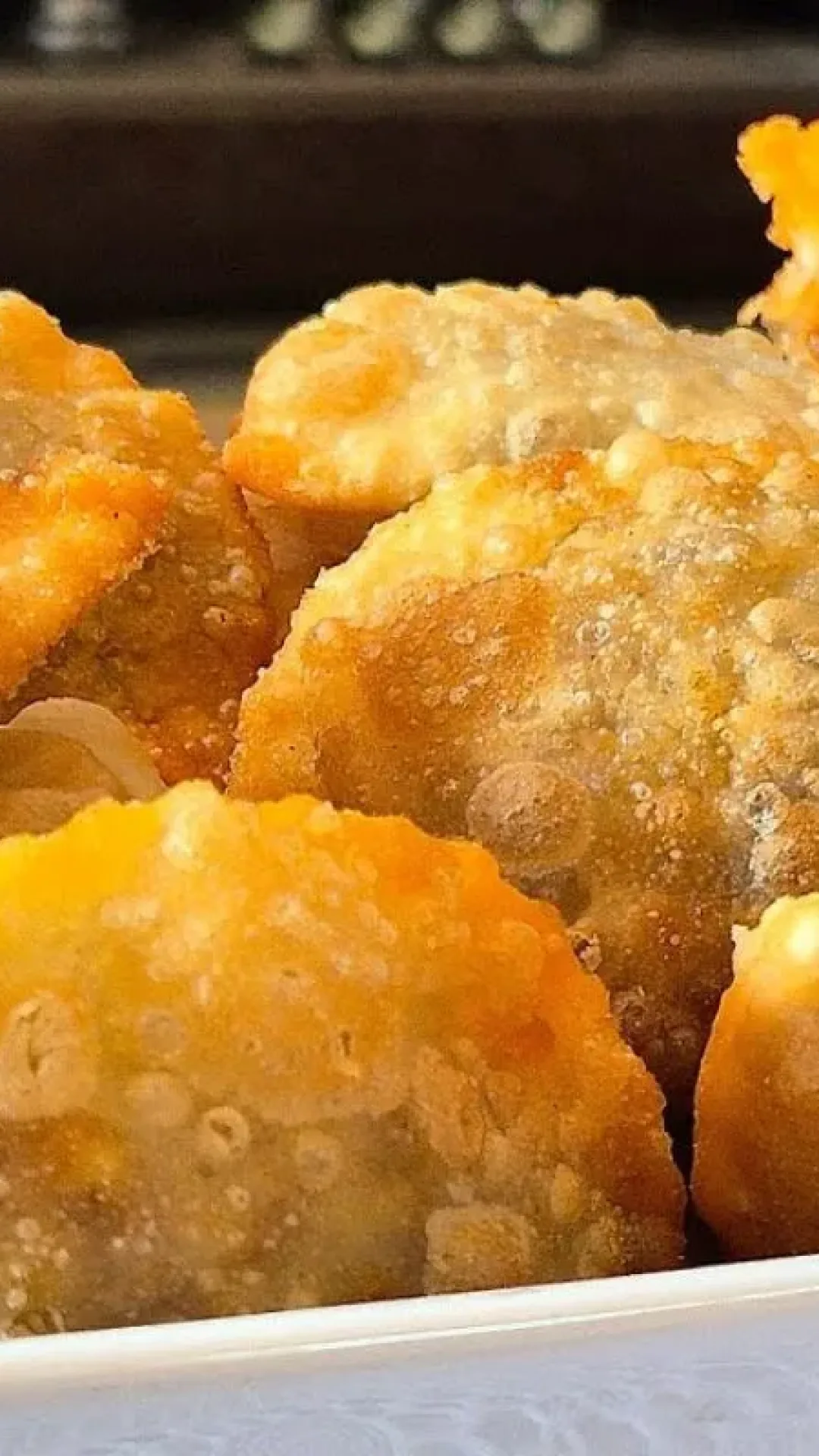 Pastelzinho de carne com massa caseira igual de feira que fica crocante e delicioso