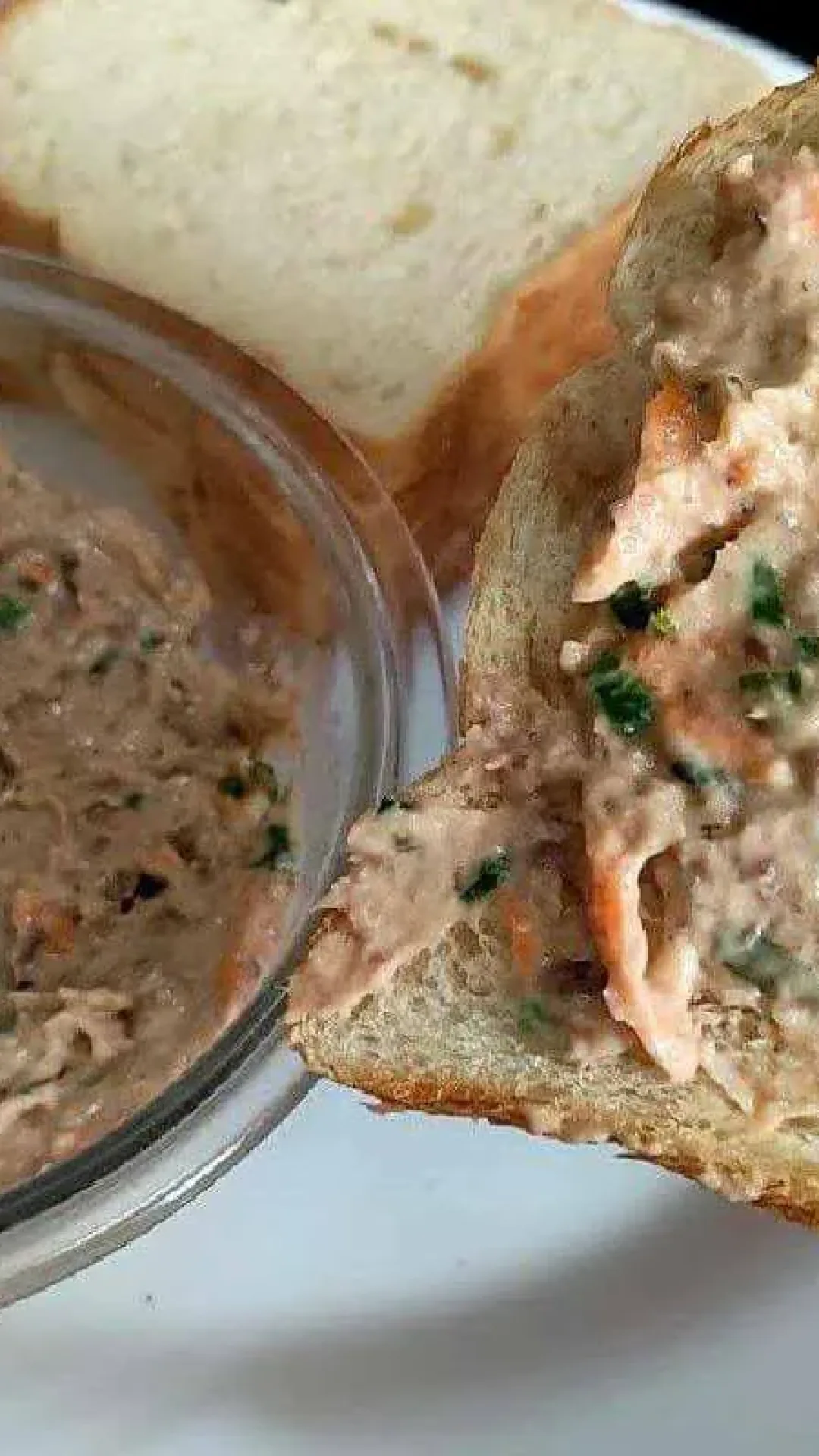 Patê de sardinha perfeito para servir com torradas como entrada do seu jantar especial