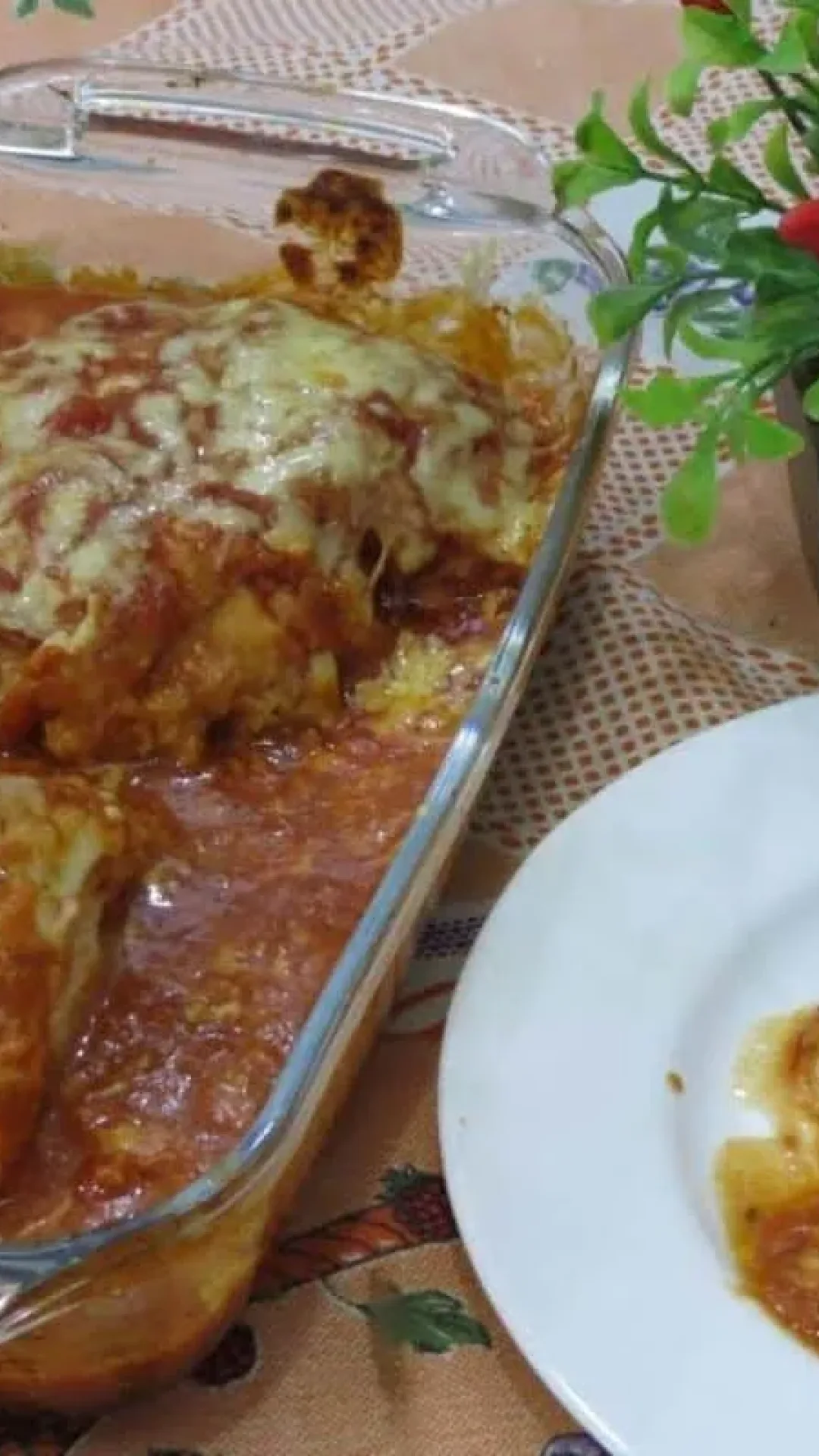 Peito de frango recheado simples e prático que fica suculento e perfeito para o almoço do dia a dia