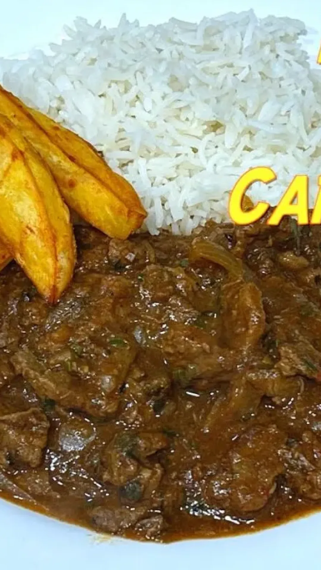 Picadinho de carne com molho suculento igual de restaurante para deixar seu almoço em família muito mais gostoso