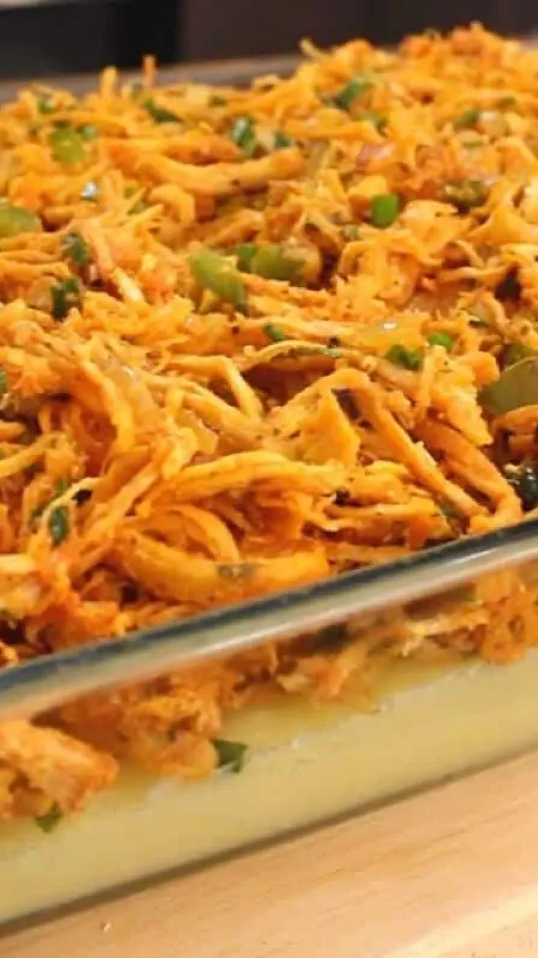 Polenta com frango bem temperada e cremosa que derrete na boca