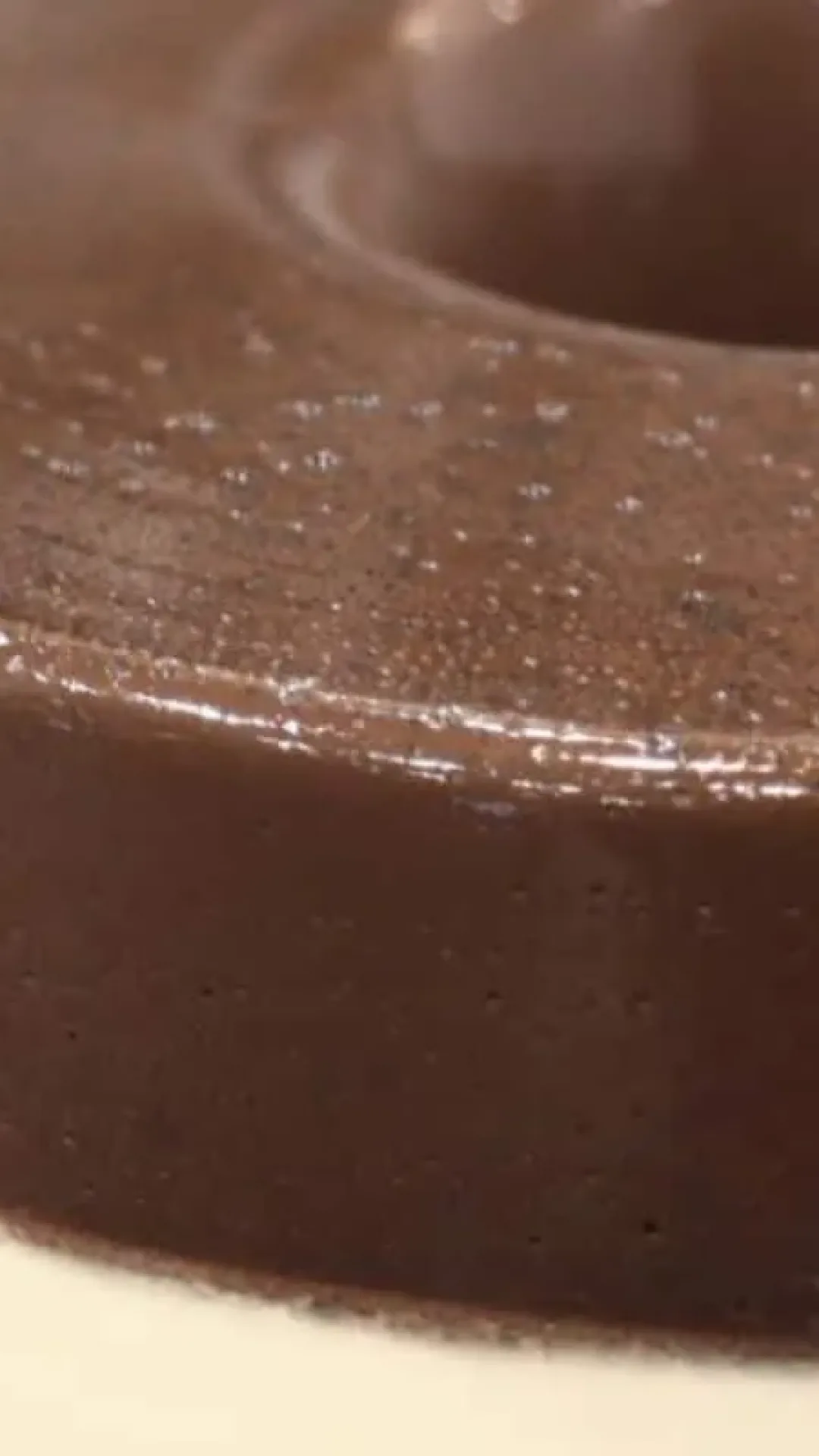 Pudim cremoso de leite ninho com chocolate delicioso, fácil e rápido de fazer sem erro