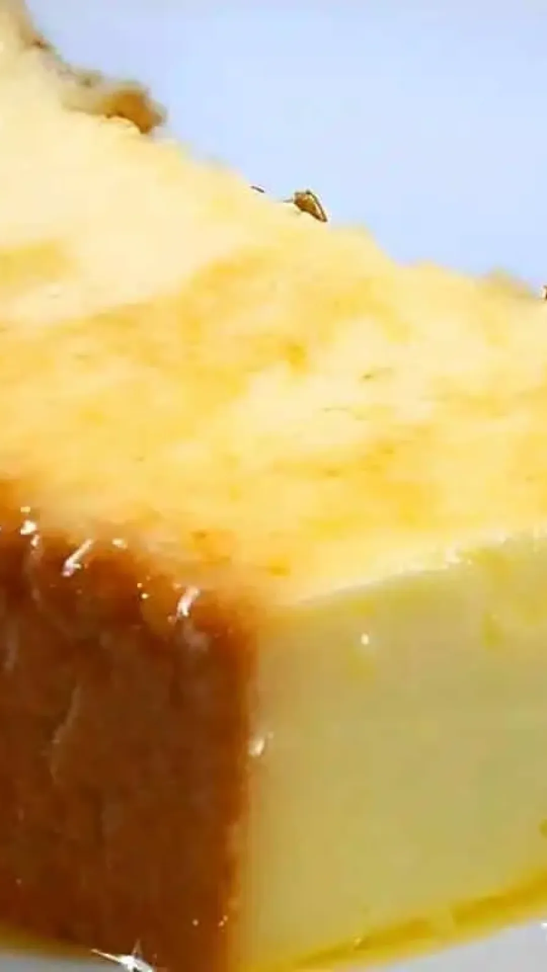 Pudim de abacaxi cremoso: é só bater no liquificador e esperar assar