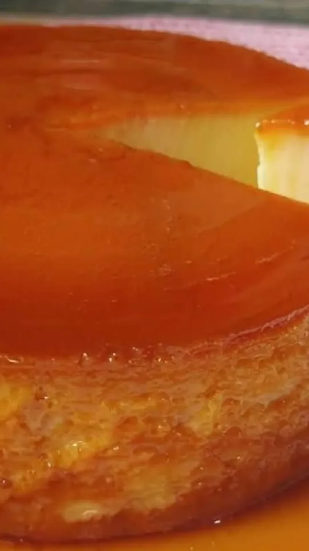 Pudim de caneca, a sobremesa individual mais fácil do mundo que não vai ao forno e fica super cremosa e deliciosa