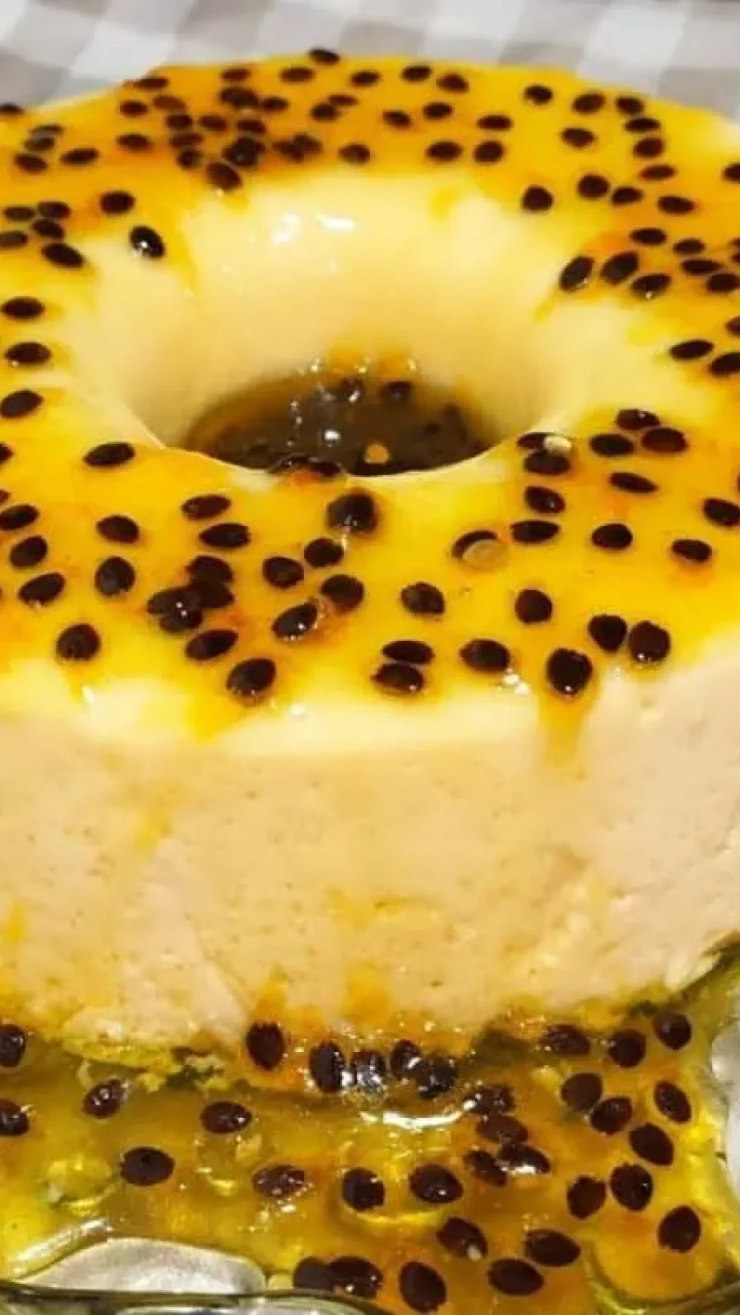 Pudim de maracujá cremoso que não vai ao fogo para refrescar sua ceia de fim de ano