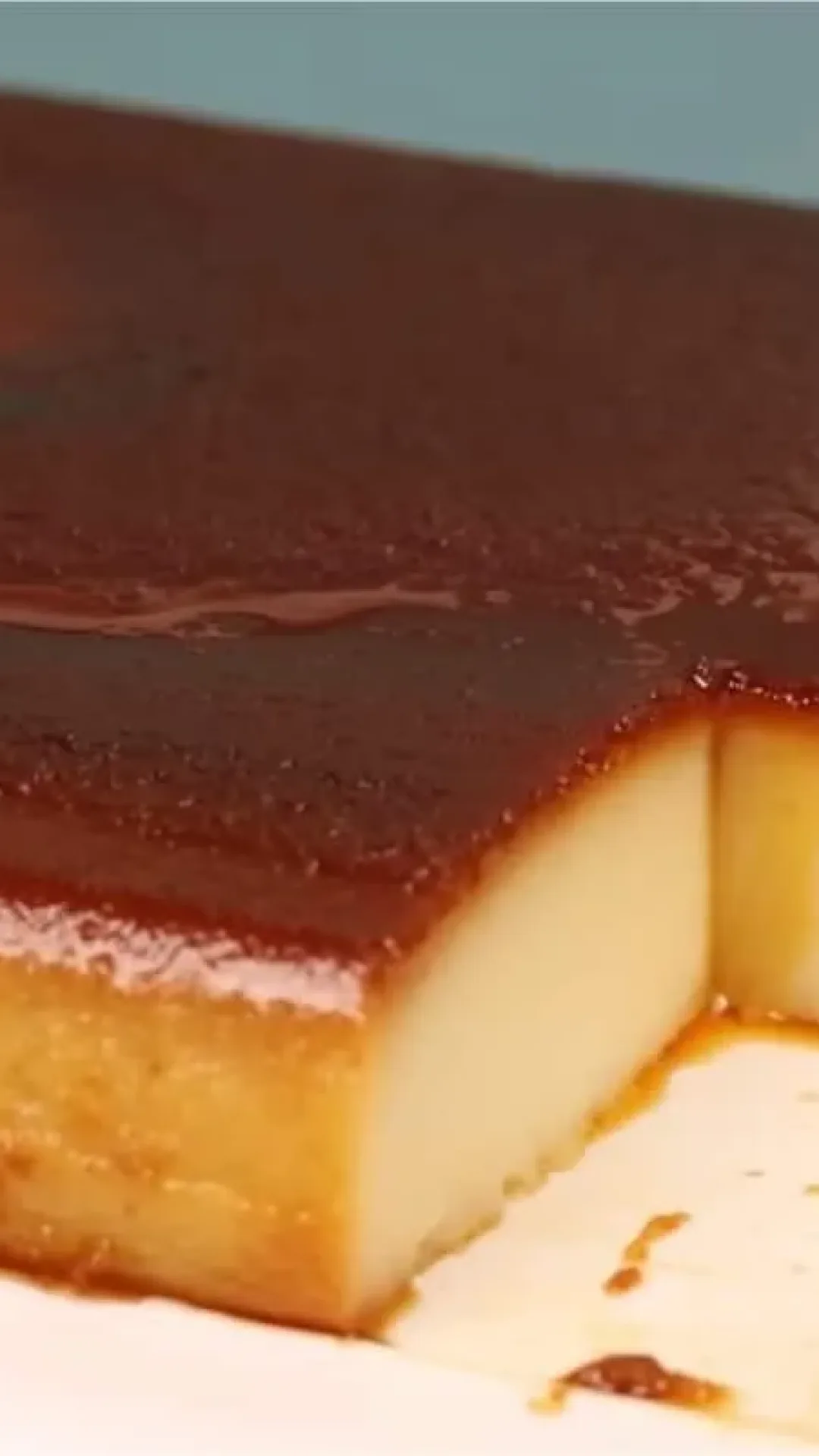 Pudim de pão amanhecido cremoso e delicioso aproveitando o pão dormido da melhor forma