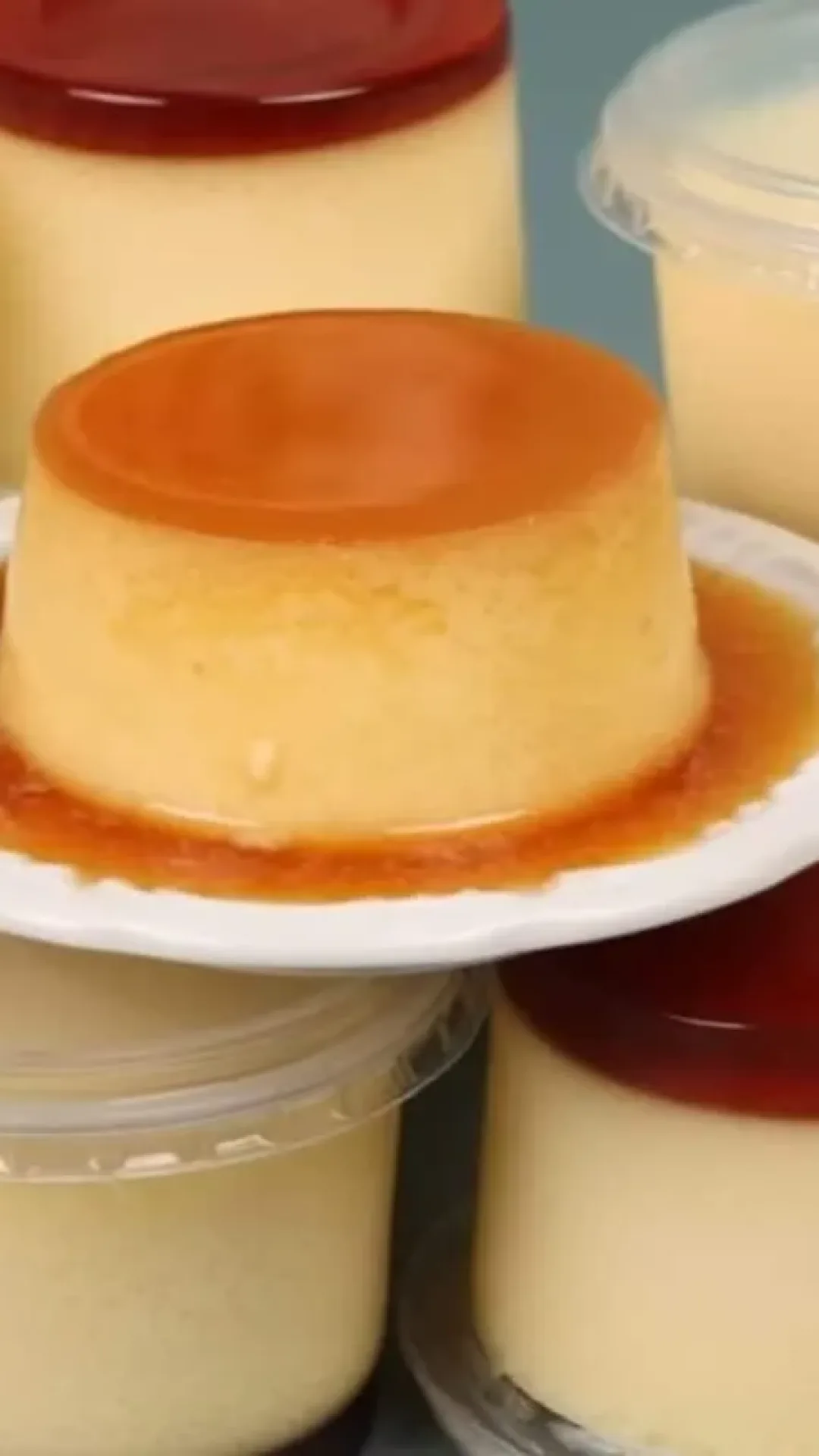 Pudim no pote de leite condensado cremoso e fácil para vender muito neste fim de ano