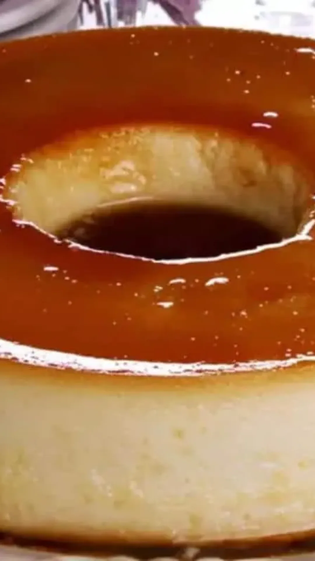 Pudim sem forno lisinho e cremoso: segredinho para não ficar muito doce