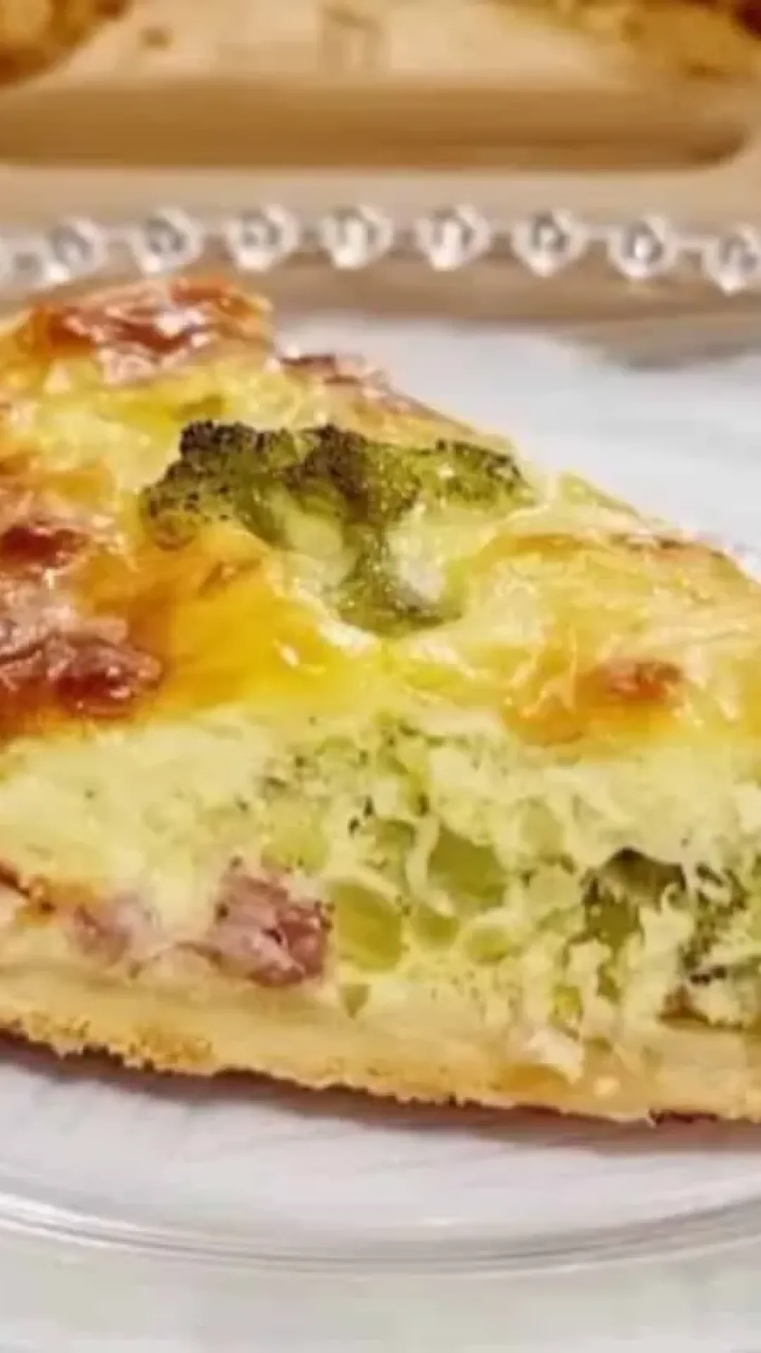 Quiche de brócolis deliciosa e fácil de preparar para servir como entrada na ceia de Ano Novo