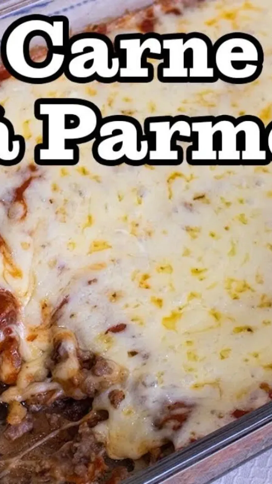 Receita de carne à parmegiana feita com carne moída na travessa para um almoço prático e delicioso