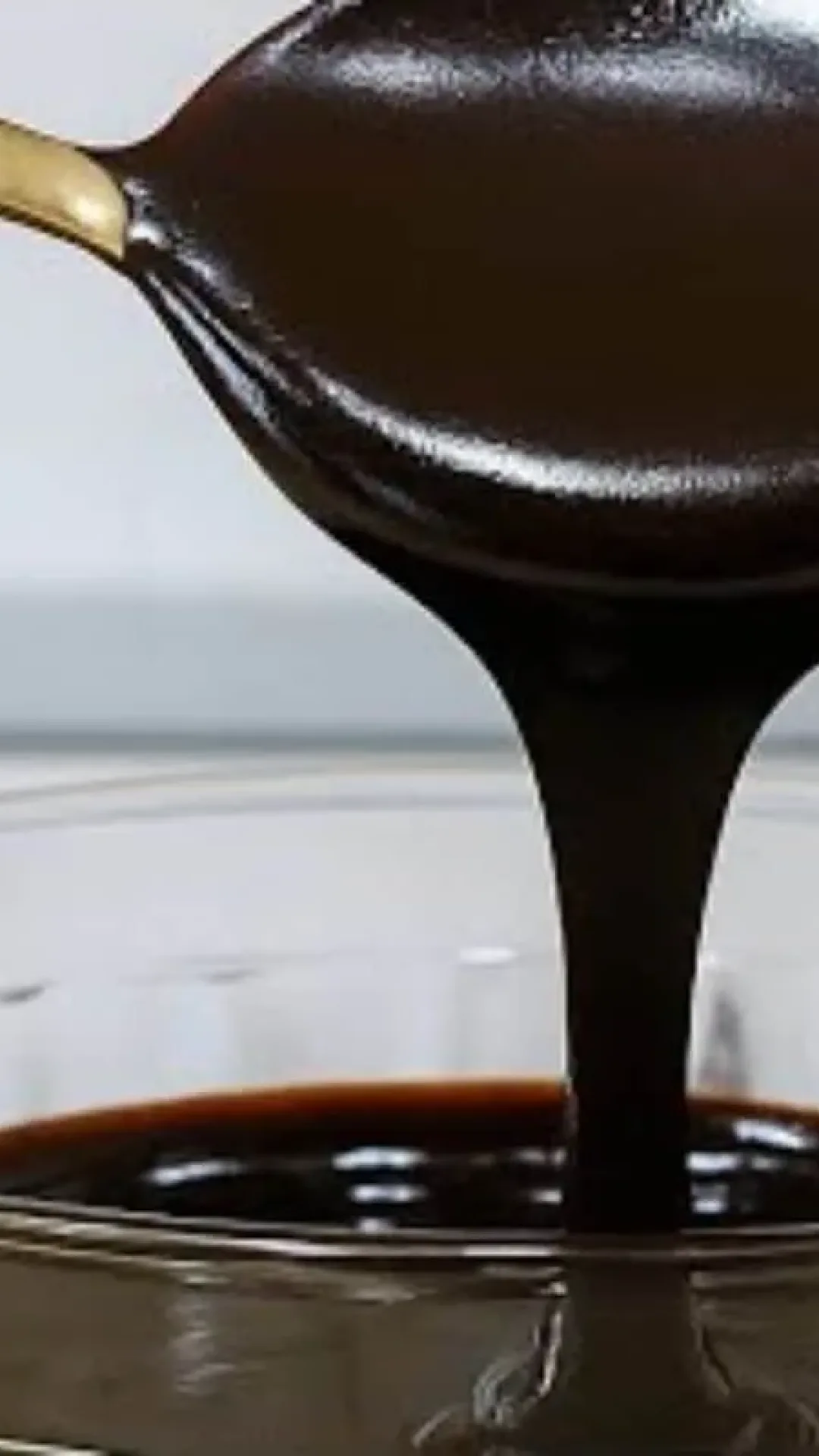 Receita de cobertura de chocolate muito cremosa e fácil de fazer