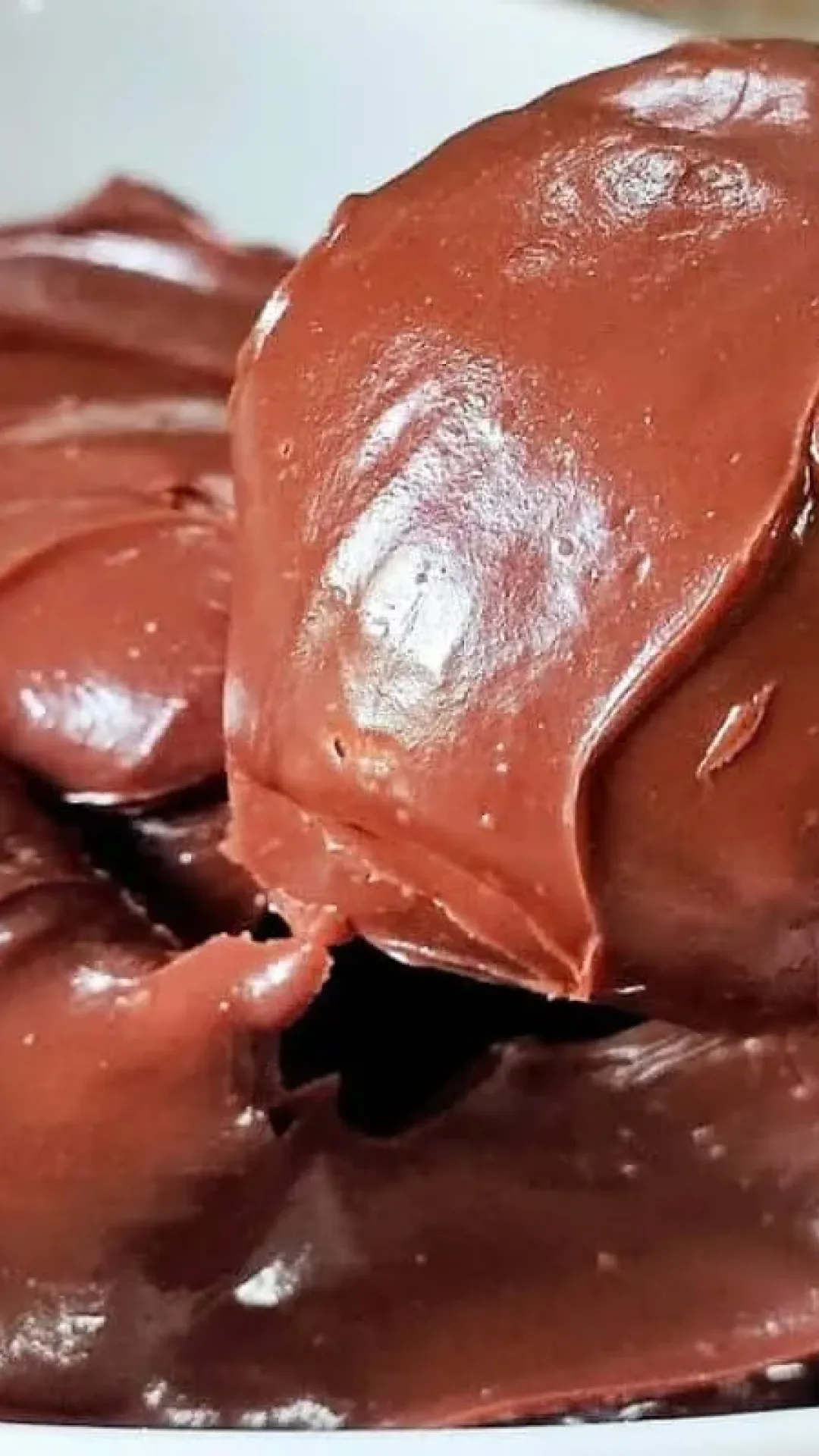 Recheio de chocolate perfeito que aprendi com minha tia confeiteira