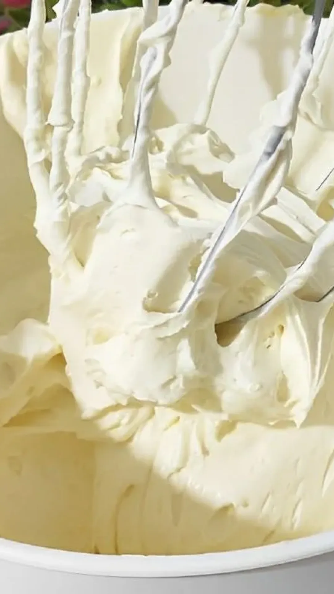 Recheio de Leite Ninho para bolos tortas e pavês é só bater na batedeira em 2 minutos e está pronto